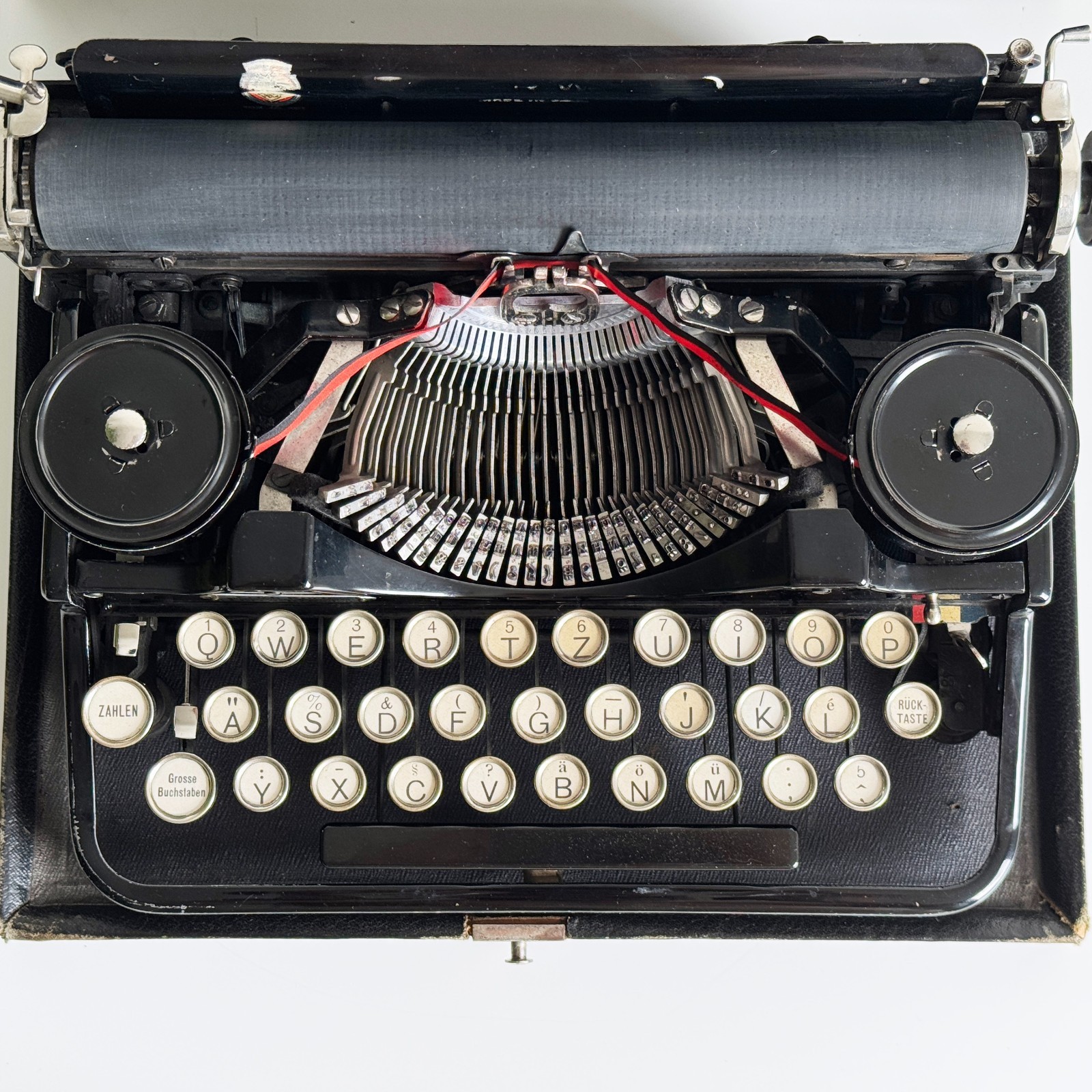 Underwood Standard Portable – Typewriter from 1920 | Working | Serviced