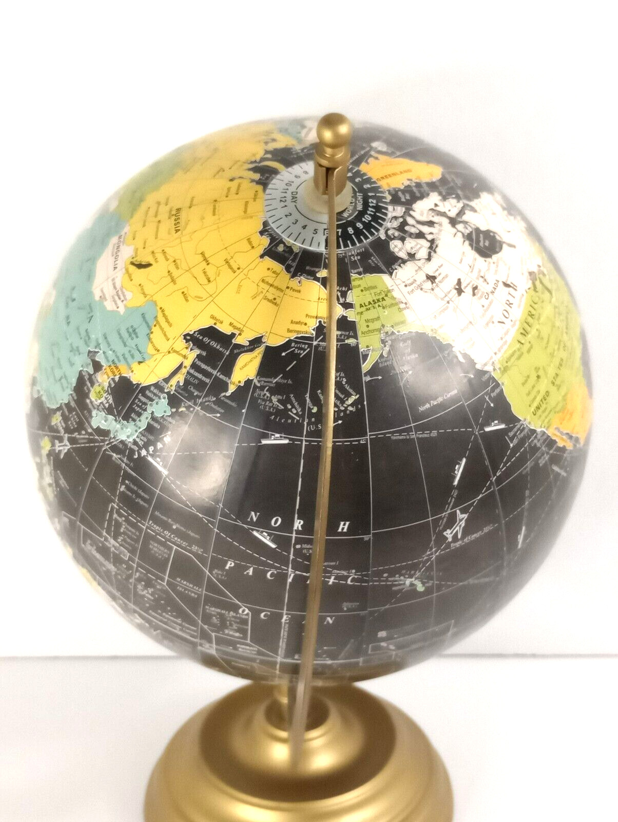 8″ DESIGNCO DESKTOP WORLD GLOBE Rotating Spinning Black Globe Gold Base & Stand
