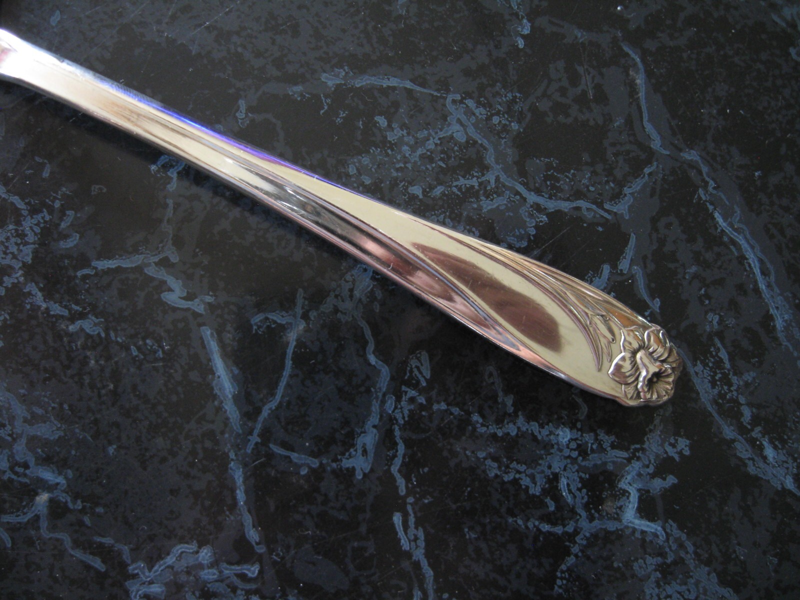 DAFFODIL Tomato Server 1847 Rogers Silverplate 1950 NoMono 7-1/2″