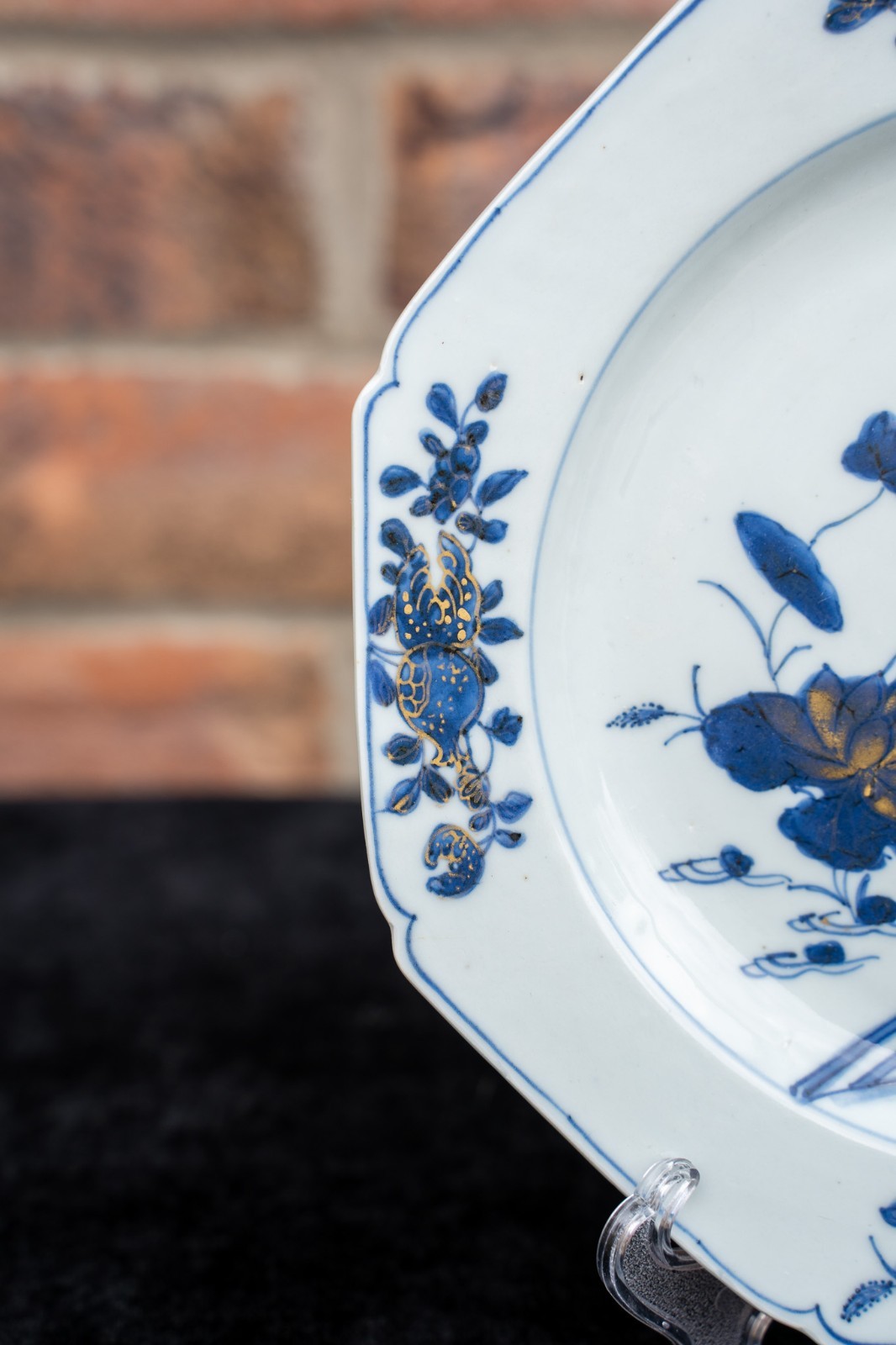 Chinese 18th Century Underglazed Blue Gilted Plate 22cm Diameter