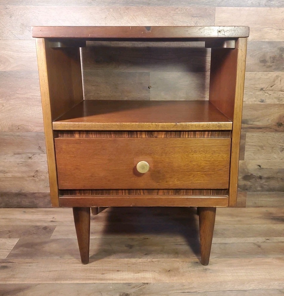 Vintage Danish Modern Wood Side Table Accent Table w/ Drawer MCM