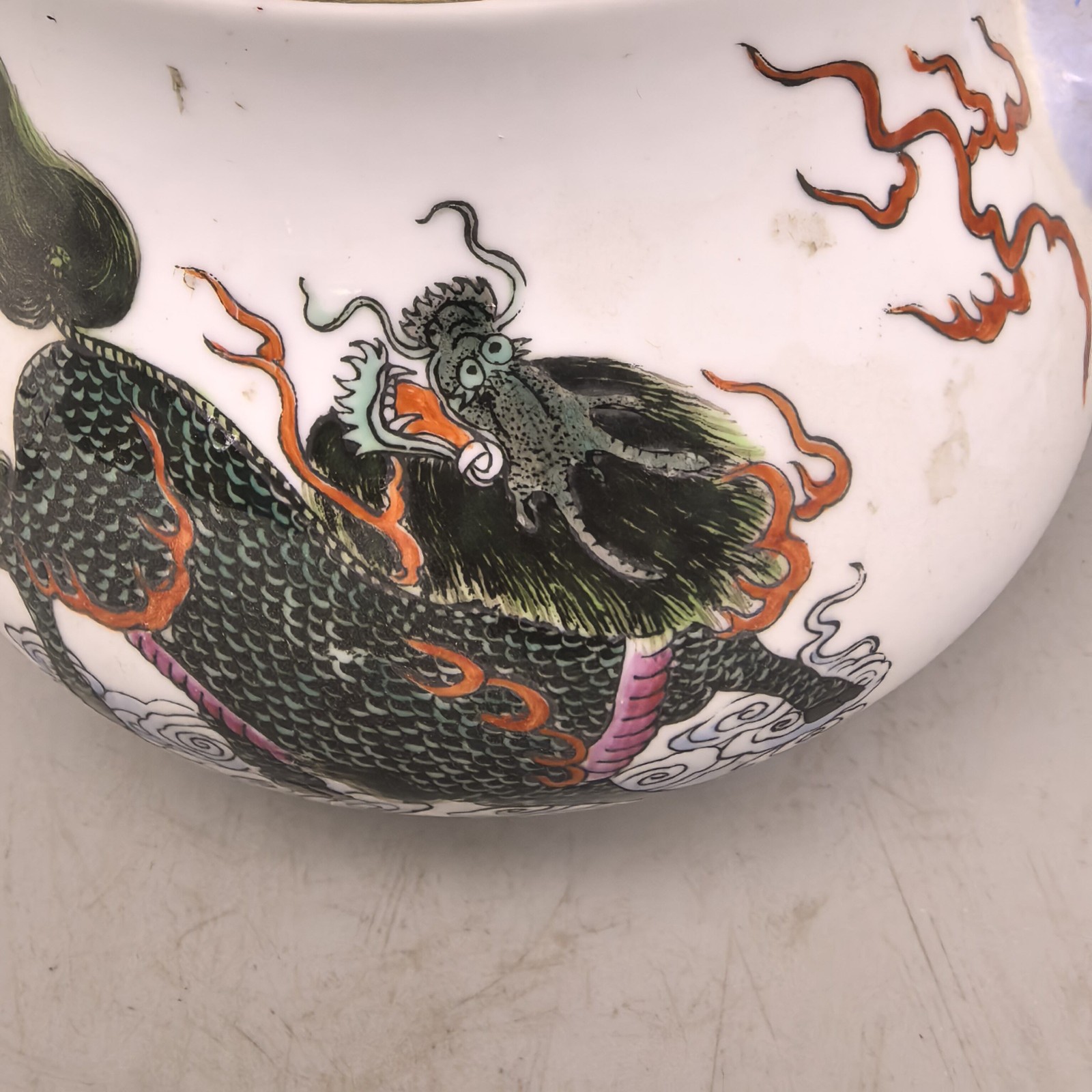 Chinese Jingdezhen Famille Rose Porcelain Kylin Pattern Vase 7.87 inch 福筒