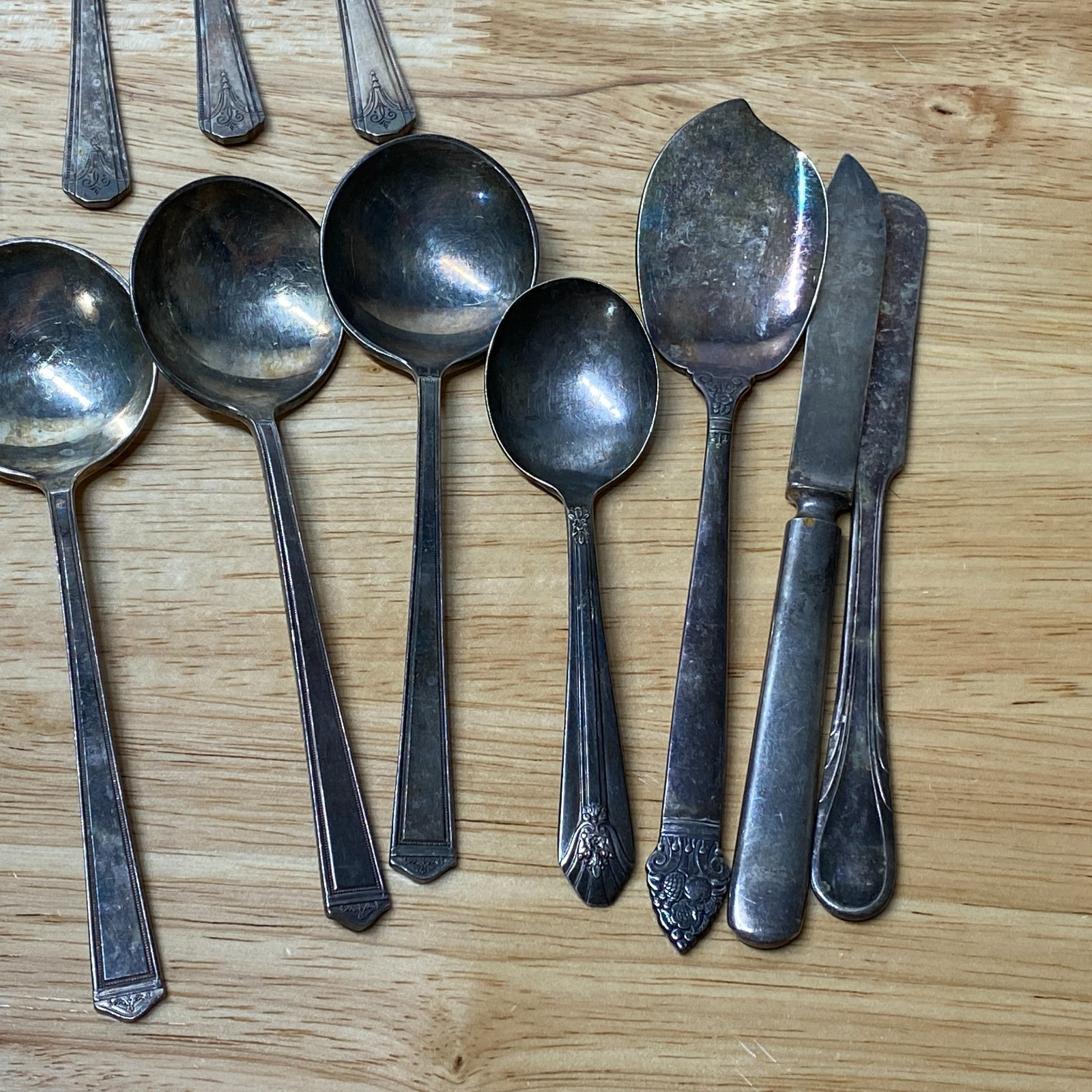 Flatware Miss Matched Silver-Plated Flatware Lot of 26 Pieces Mixed Patterns