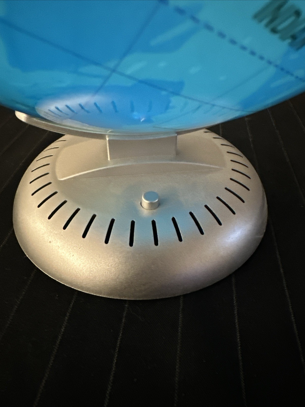 Light Up standing world globe