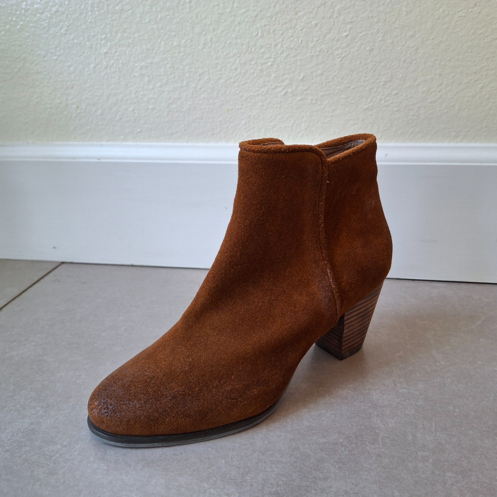 Chocolat Blu Chestnut Brown Suede Ankle Boots – Size 6.5 (2.5″ Heel)