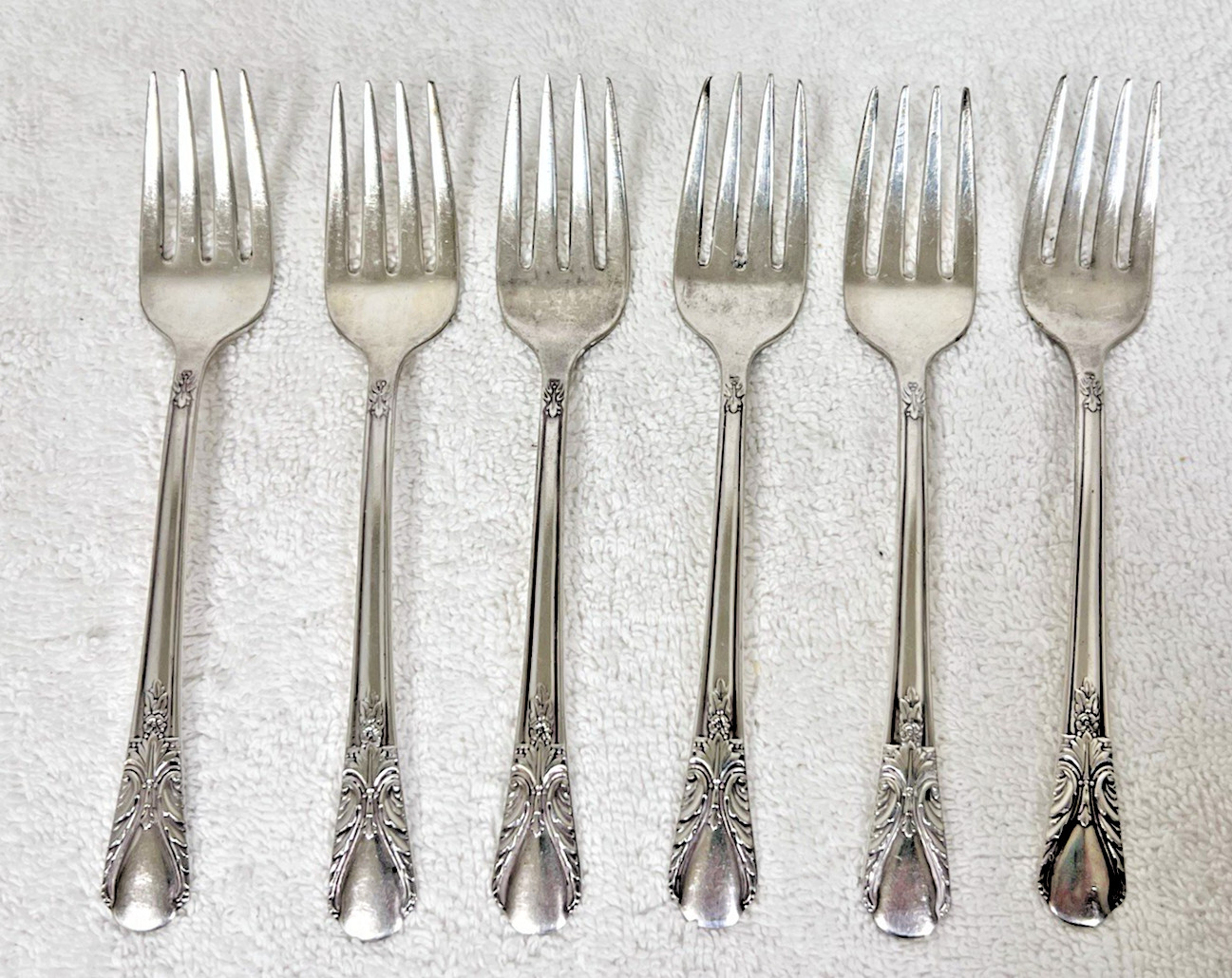 Vintage International Silver Avalon Cabin Silverplate 6″ Salad Forks Set of 6
