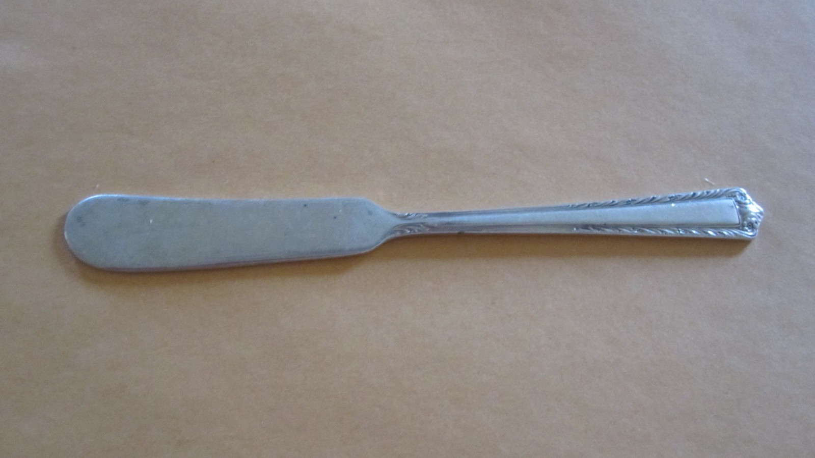 FINE ARTS STERLING SILVER PROCESSIONAL FLAT BUTTER SPREADER NO MONOGRAM