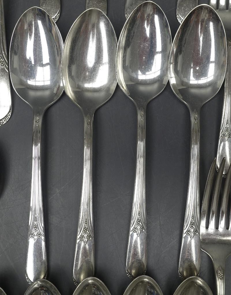FLATWARE 66pc W.M. ROGERS silverplate Mary Lou (1938) service 8 +EXTRAS +SERVING
