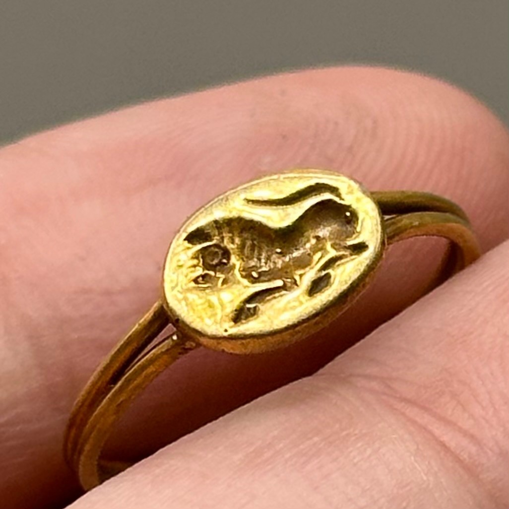 Ancient Roman High Carat Gold Ring Depicting Animal Image