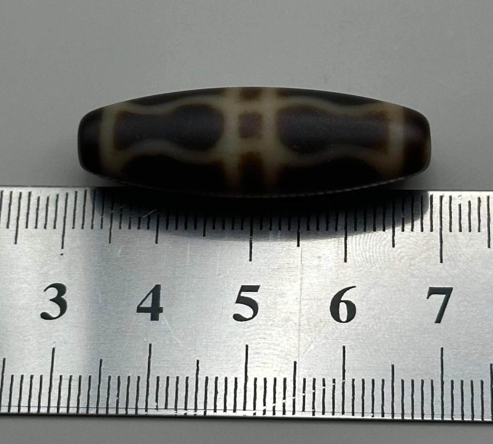 Ancient Tibetan Central Asian Etched Agate Longevity Dzi Bead in Good Condition