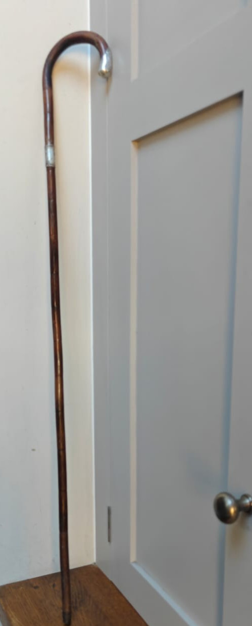 Edwardian silver handle tip and collar reeded walking stick – 90cm long