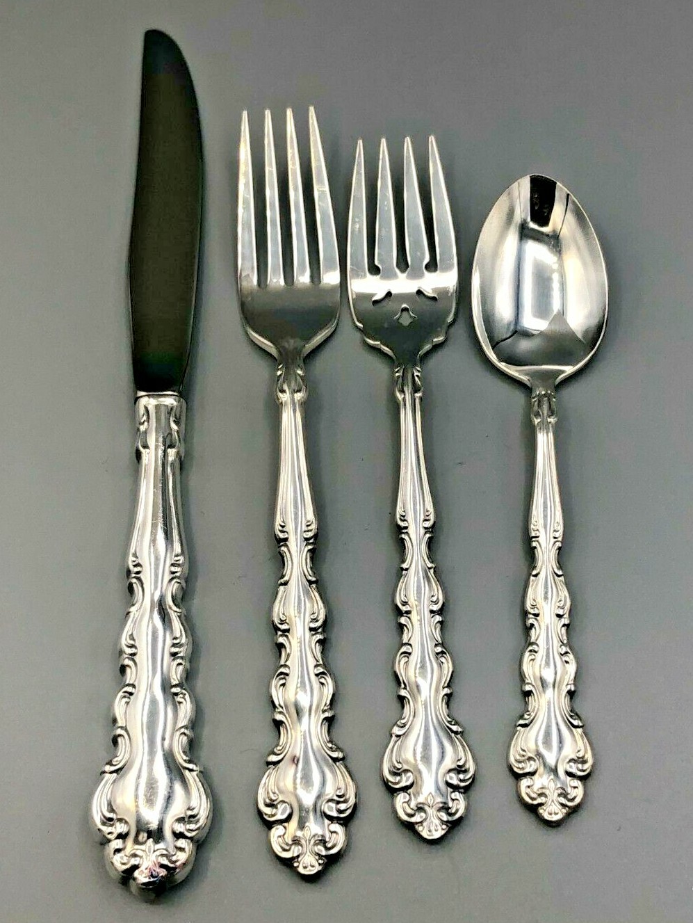 Modern Baroque by Community/ Oneida silverplate flatware 45 piece Service for 8