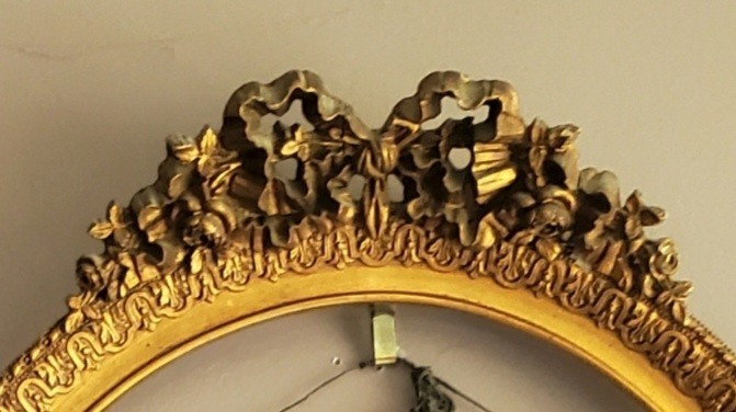 * French Louis XVI-style oval gilt frame floral garlands & ribbon antique