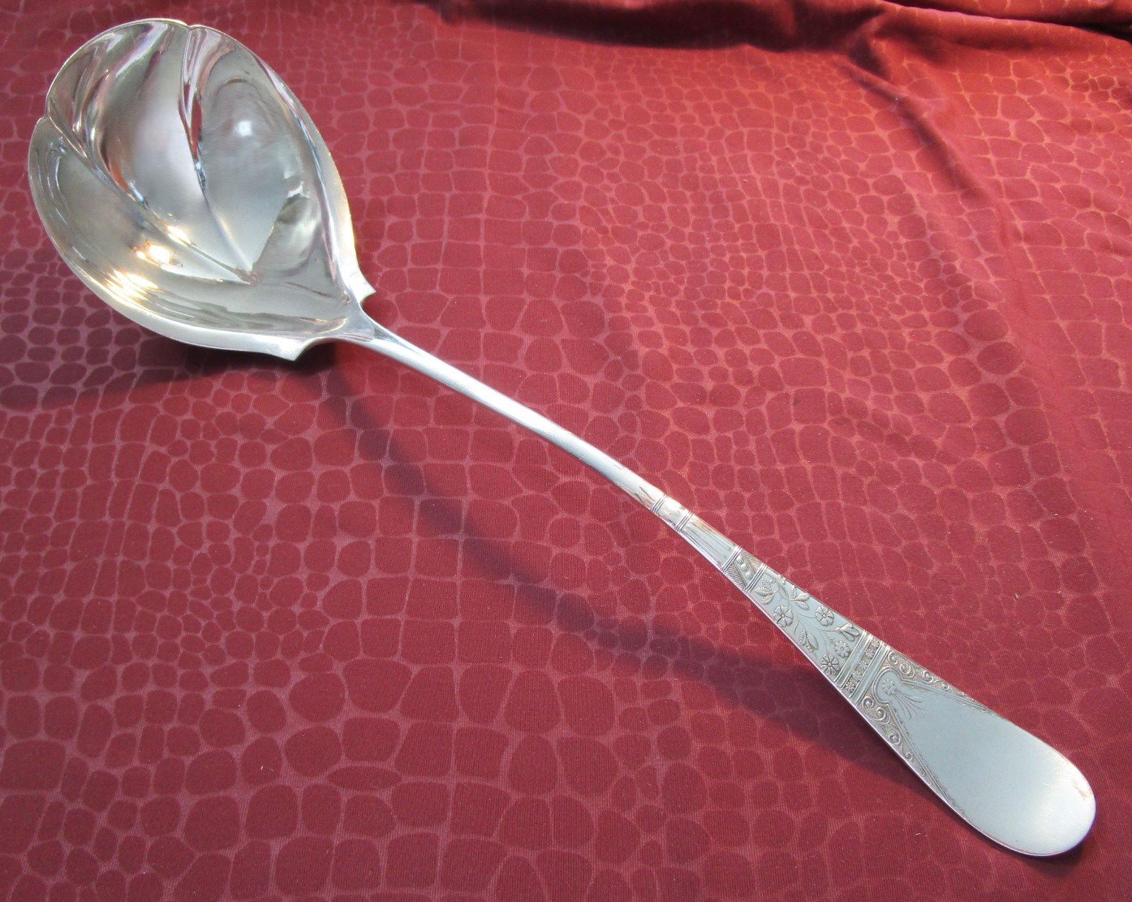 LORNE 1878 Large Soup or Punch Ladle Rogers Silverplate No Monogram
