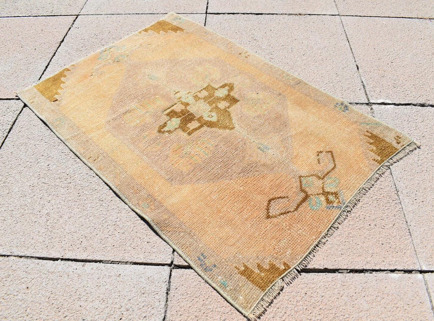 Vintage Turkish Rug 20” x 29” Muted Dye Oushak Rug Doormat Area Low Pile Rug