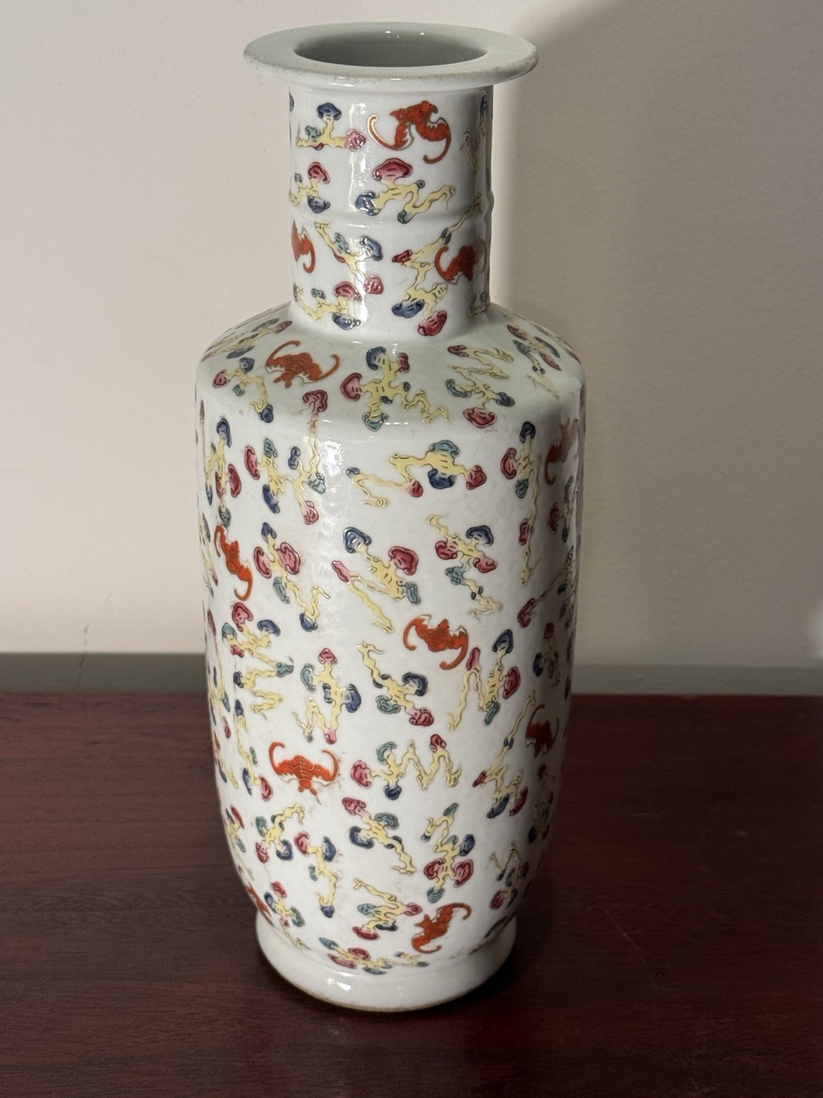 11.6 Chinese antique qing dynasty guangxu mark porcelain famille rose vase.