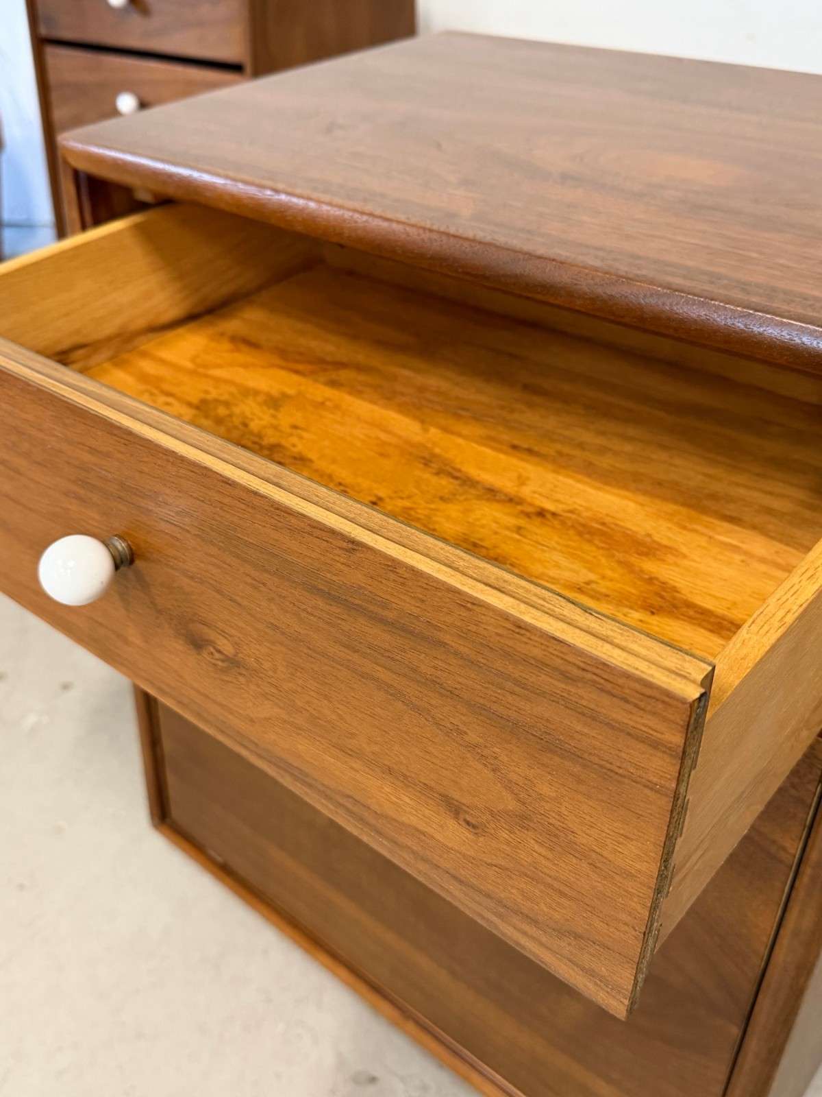 Mid Century Drexel Declaration Walnut Nightstands (Pair) – MCM End/Side Tables