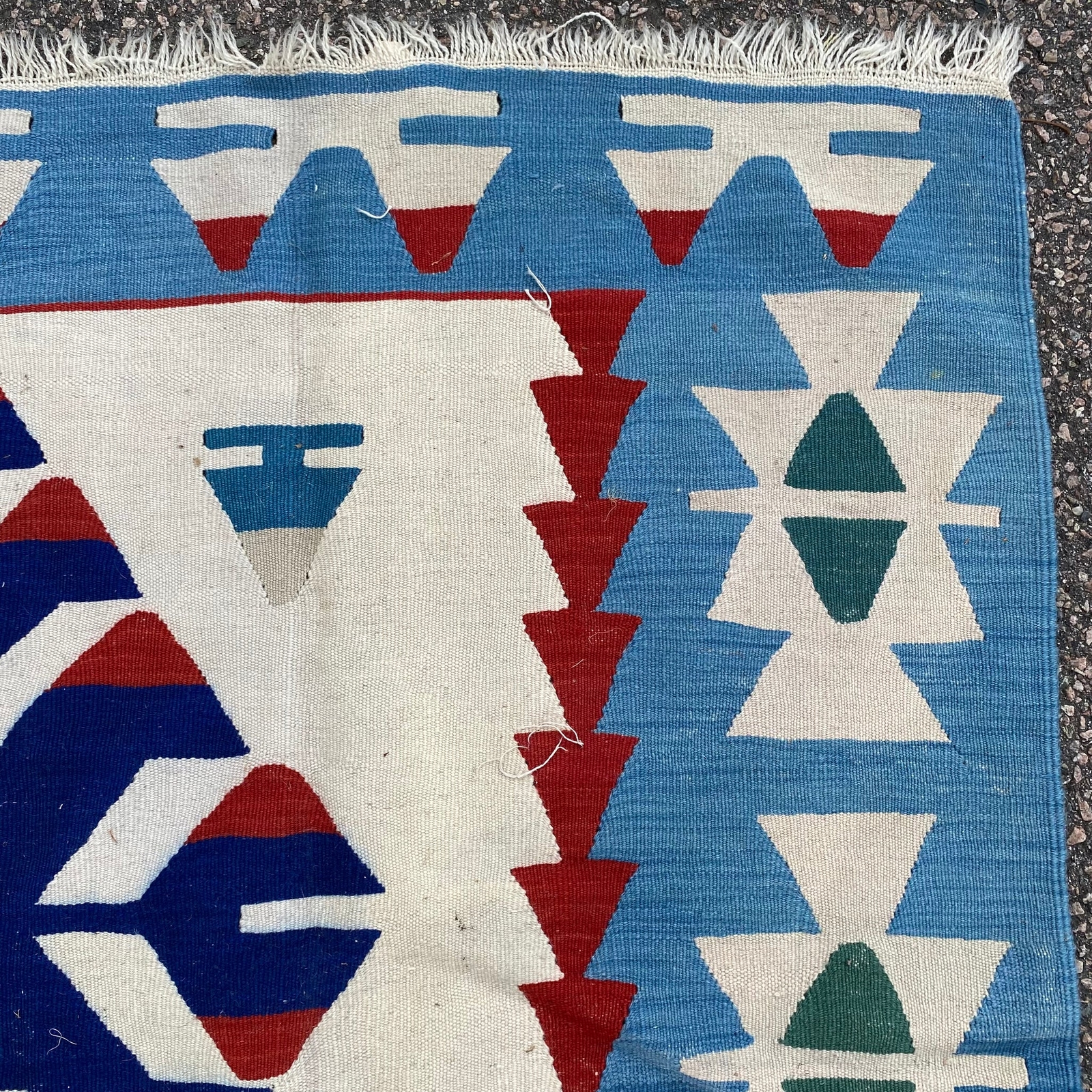 Vintage Rug 5′ 6 x 8′ 10 White Tribal Turkish Oriental Rug