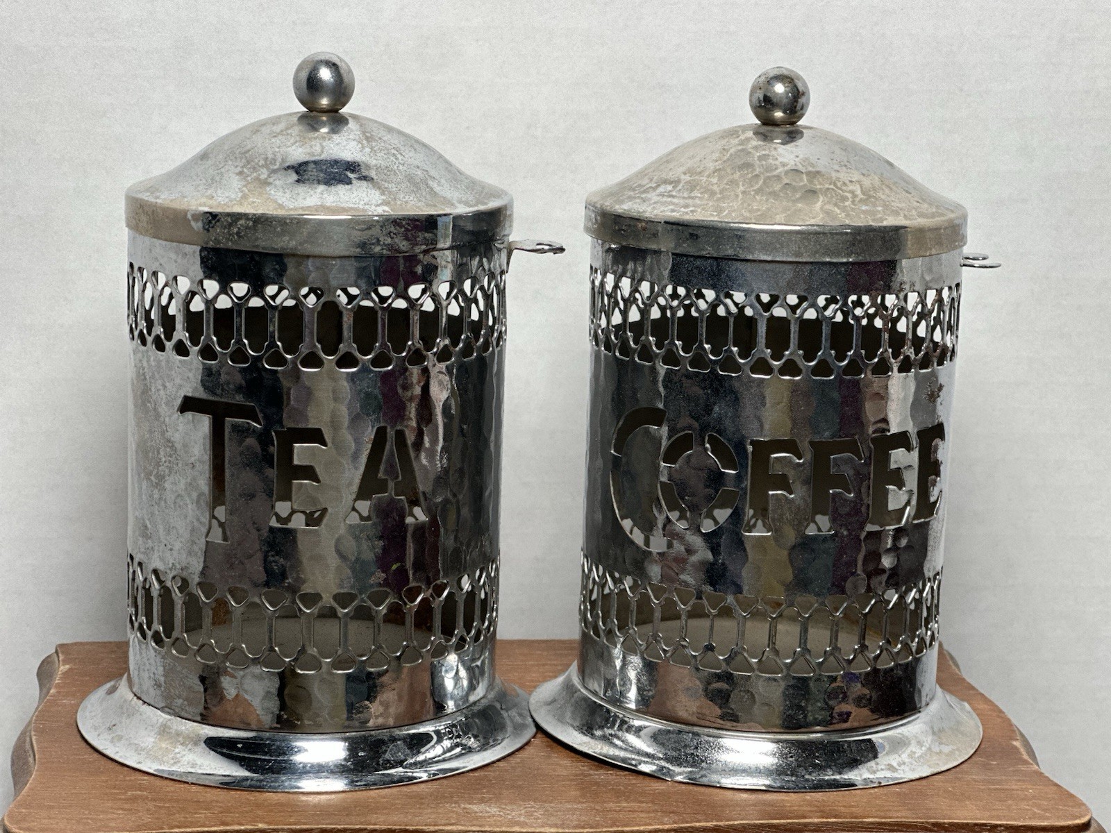 VTG Leonard 1960s Coffee and Tea Canisters Hammered Silverplate