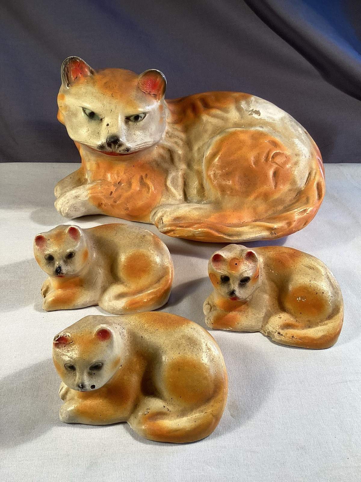 19thc Antique tabby Painted chalkware Cat & Kittens Folk Art figurine Set 4