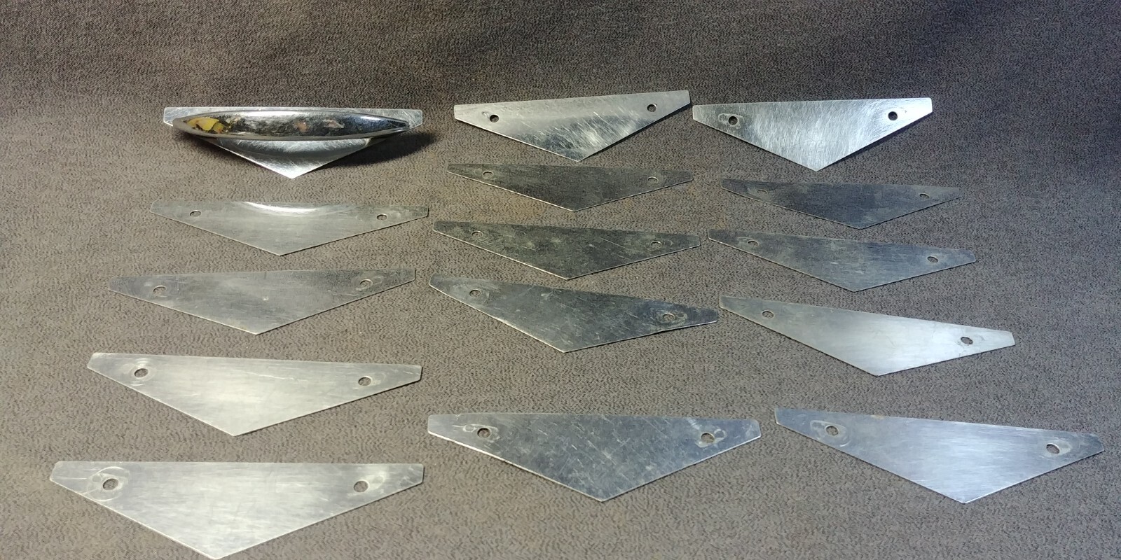 15 1940s Triangle Backplate Cabinet Door Drawer Handle Pull Hardware Lot
