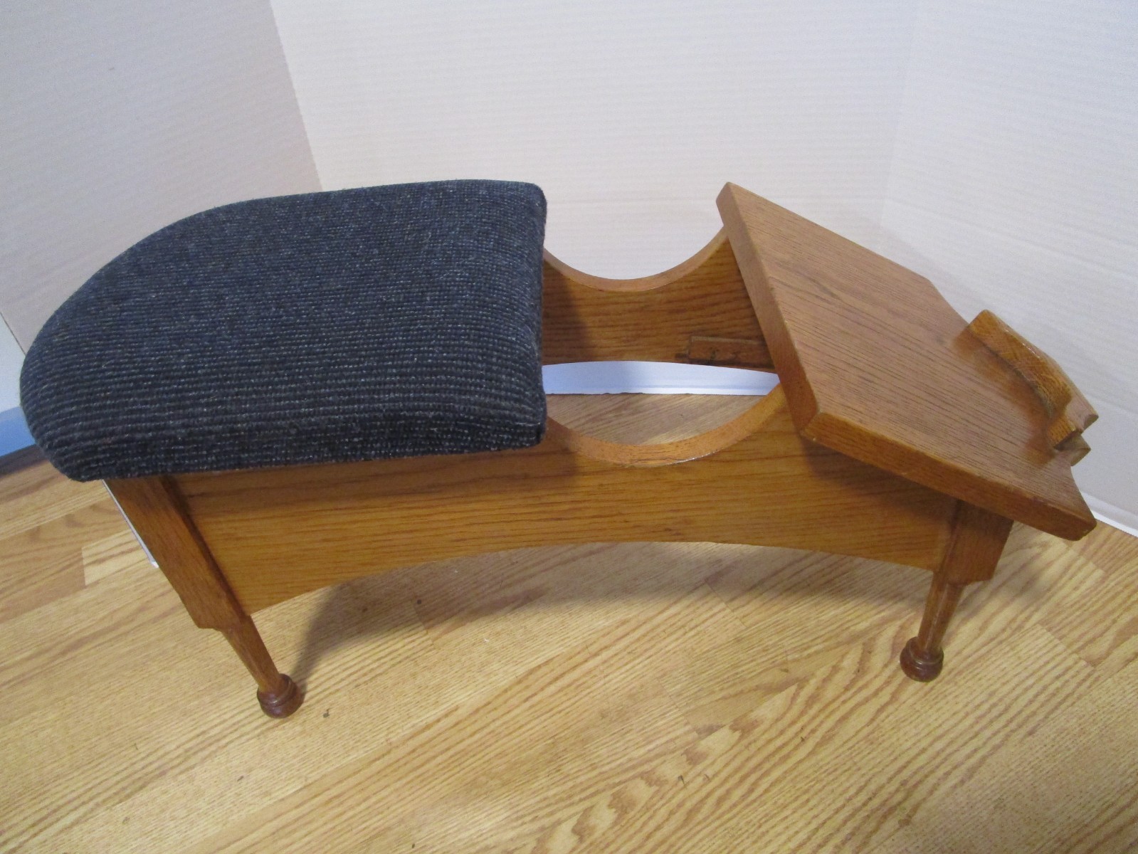 Vintage MCM Solid Oak Shoe Salesman’s Bench Upholstered Seat Store Display 1960s