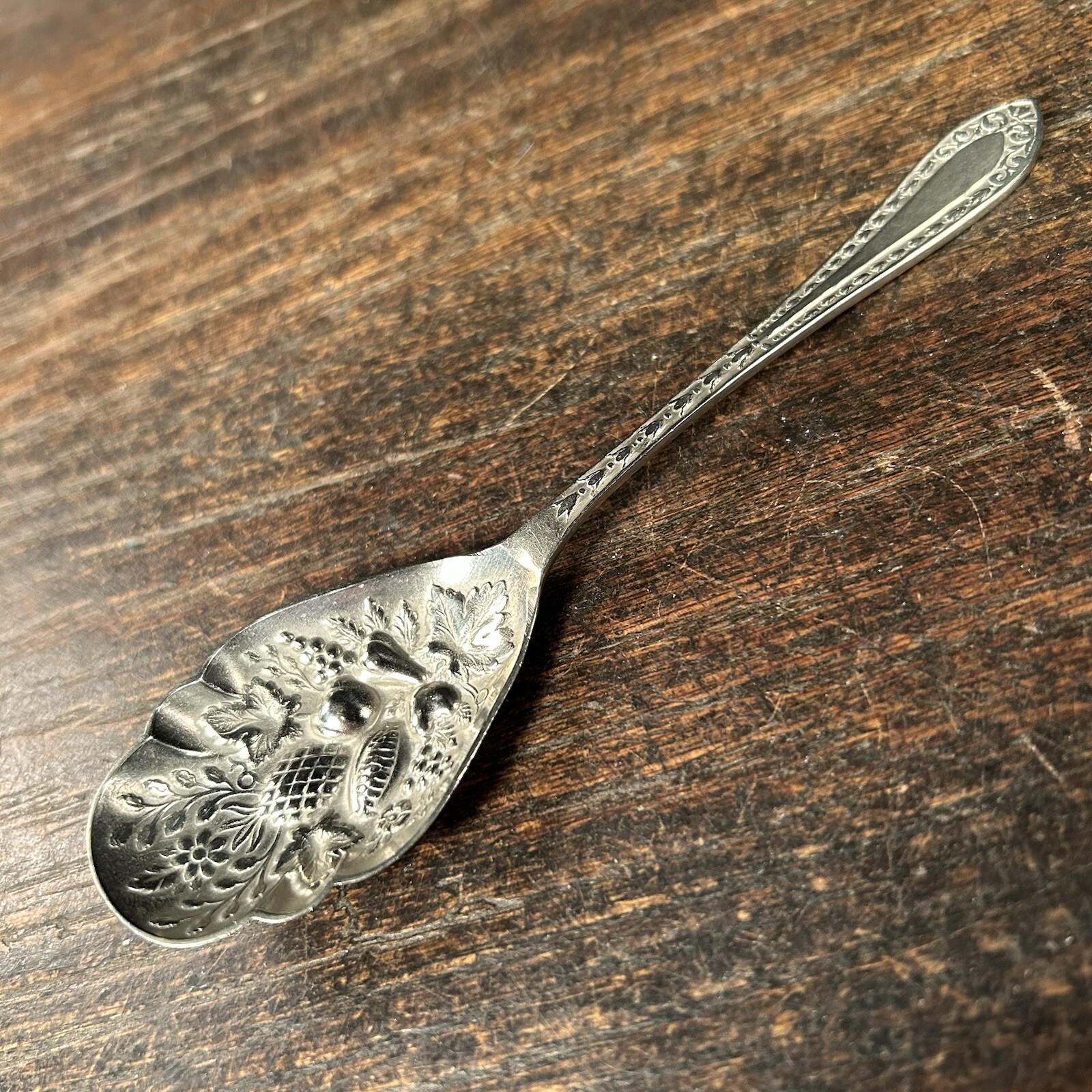 Vintage Potter Sheffield Silva Fruit Spoon Silver Berry Design