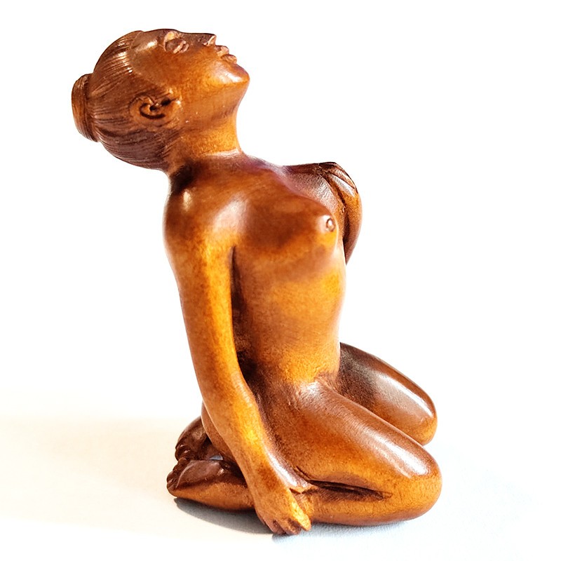 G8664 – 2″ Hand Carved Boxwood Netsuke – Beautiful Woman Girl Lady