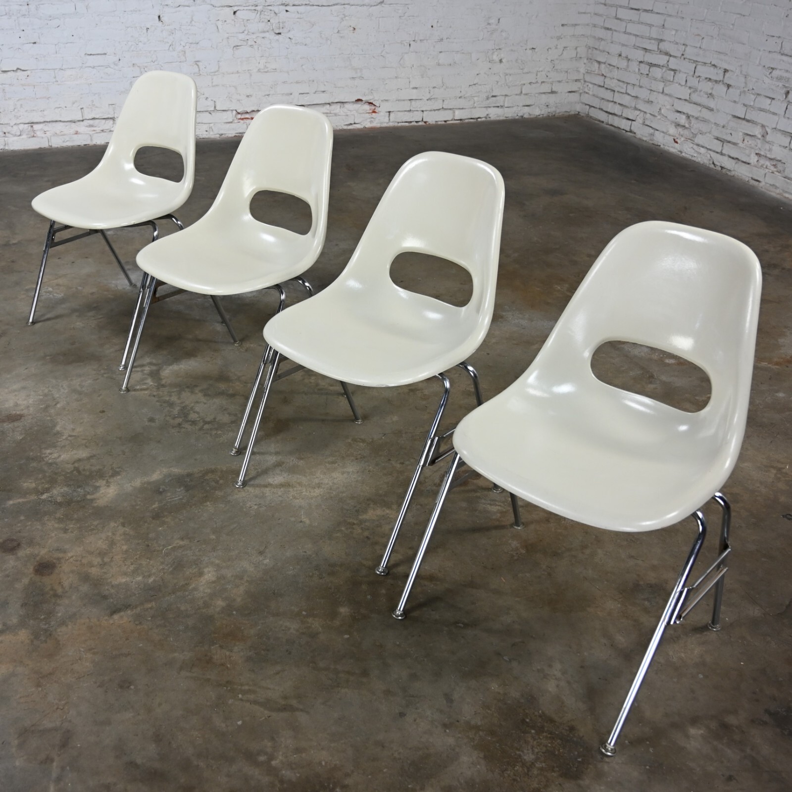 1960-70’s MCM Krueger International White Fiberglass & Chrome Stacking Chairs 4