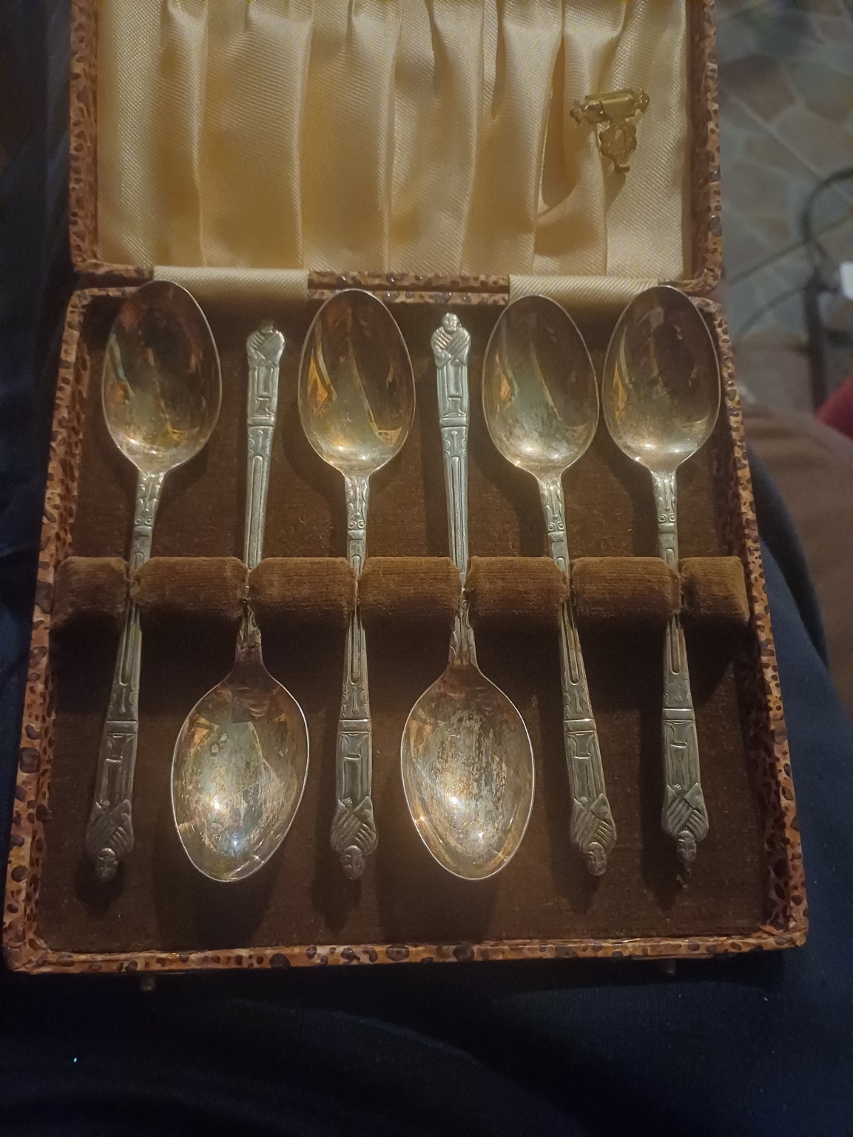 Vintage Set of 6 Apostle Teaspoons in Case EPNS and tongs yeoman plate