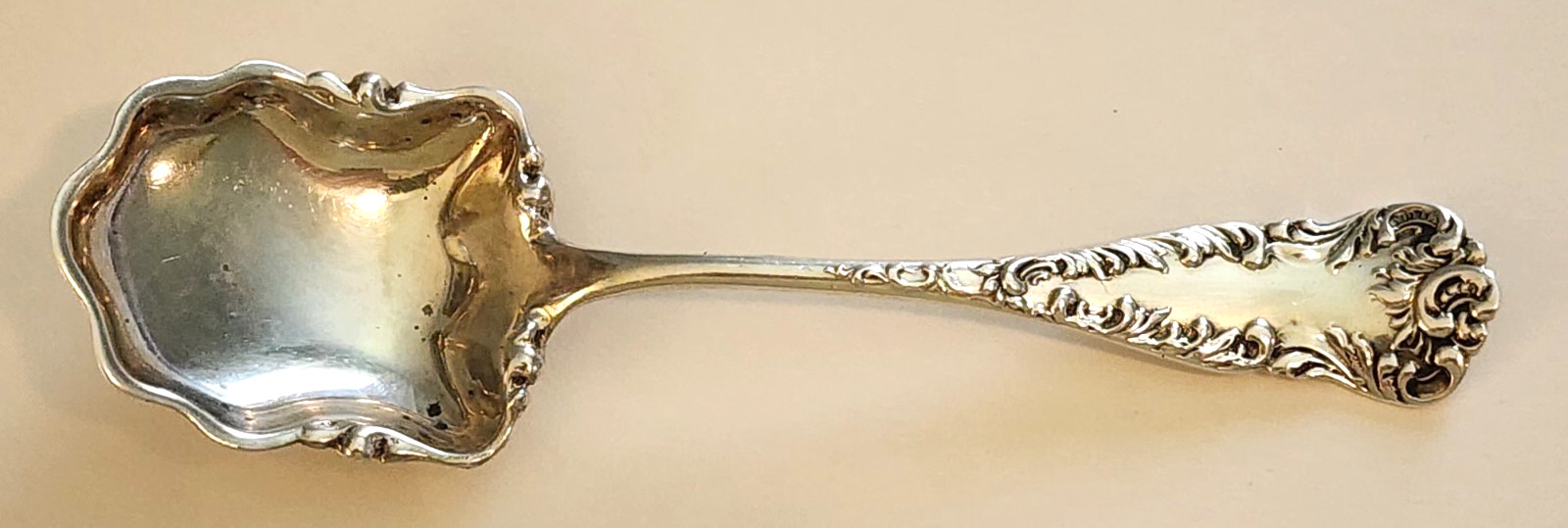 KNOWLES ARGO STERLING SILVER SCALLOPED SERVING SPOON