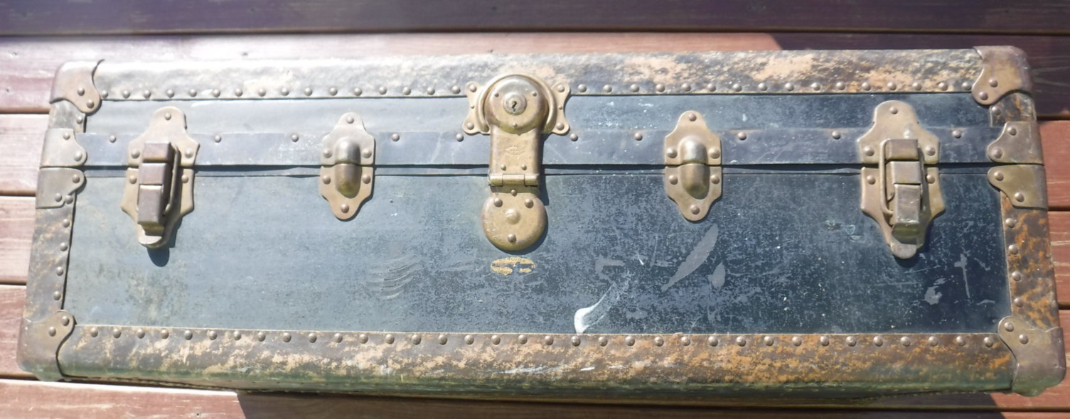 Vintage Beats & Selkiirk Trunk Steamer 36″ X 21″ X 12″, Wyandotte Michigan