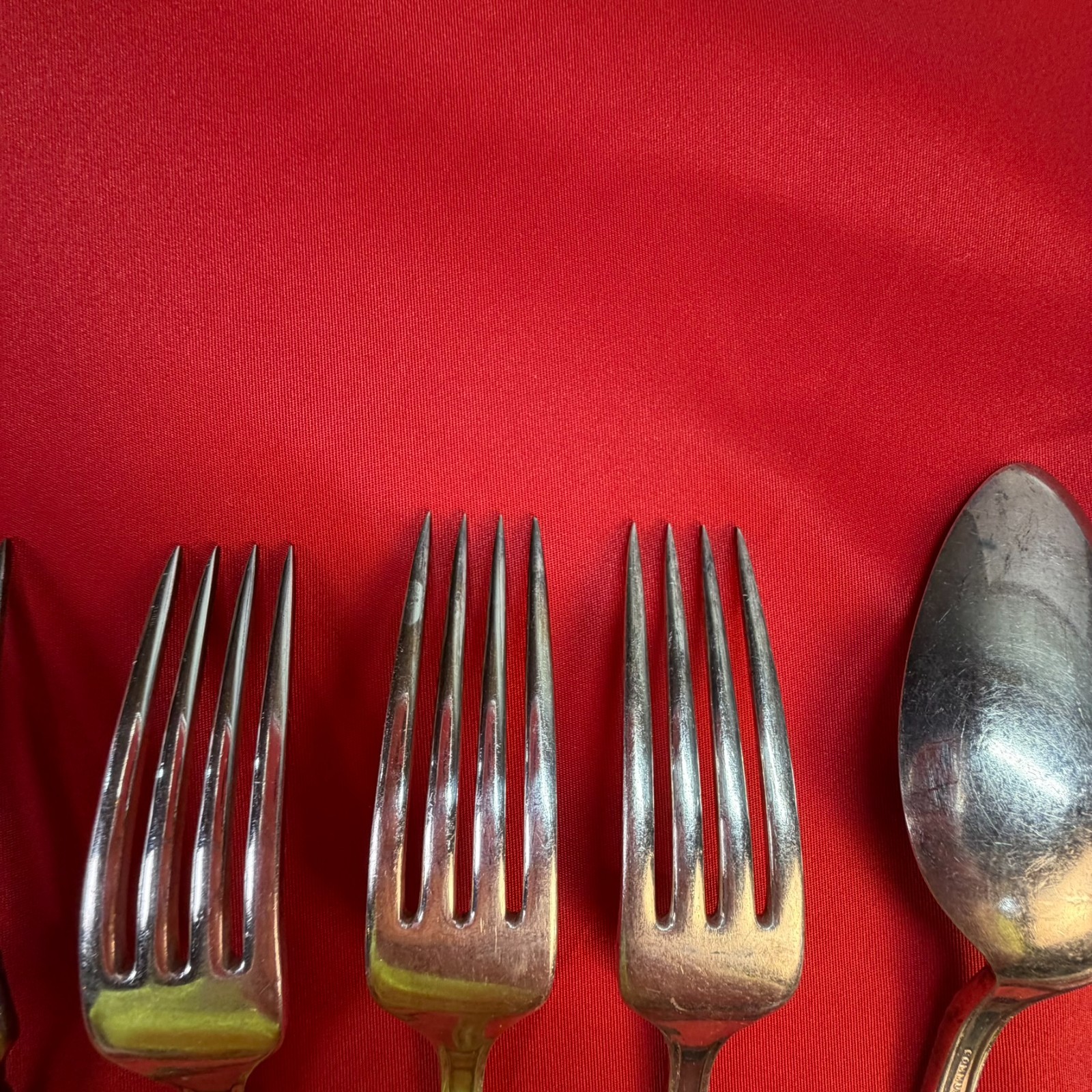 ONEIDA Silverplate BERKELEY SQUARE Lot 15 Dinner Forks Table Knives Soup Spoons