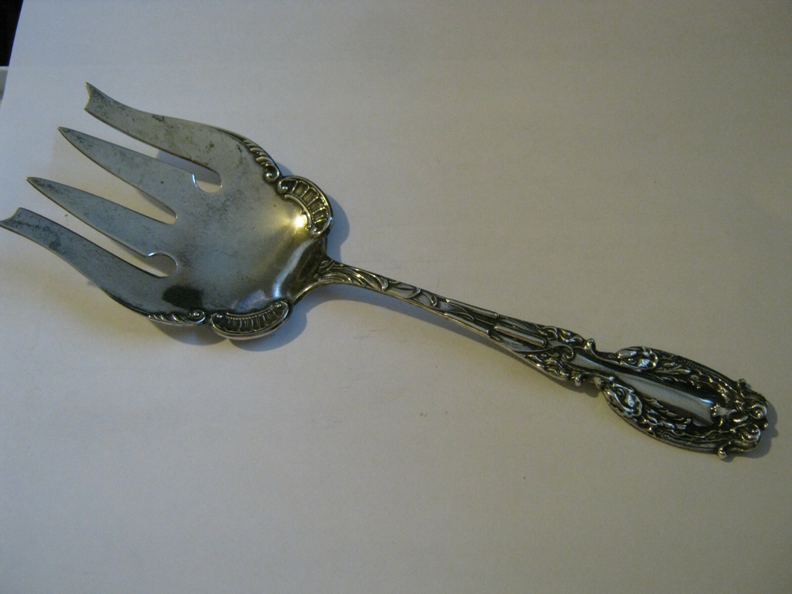 Whiting Sterling 1900 DOLPHINS & CATTAILS 8 3/4″ Salad Serving Fork, Scroll Bowl