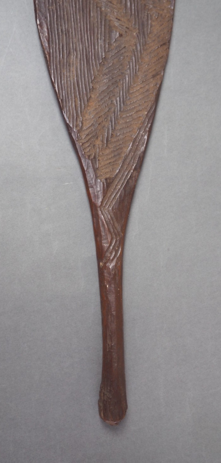 LARGE OLD ANTIQUE AUSTRALIAN ABORIGINAL TRIBAL ART CARVED WOODEN WOOMERA STICK