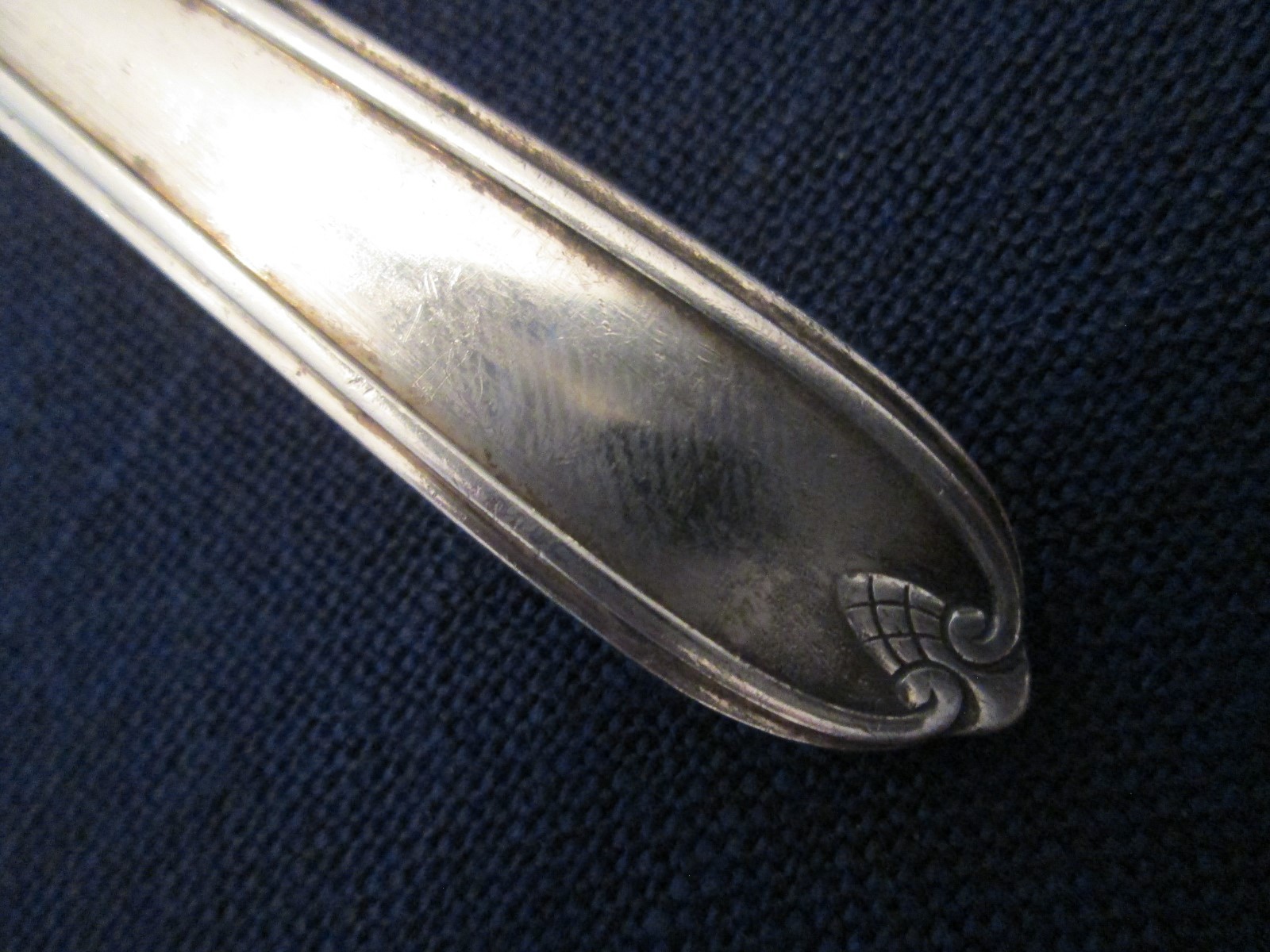 MASTER SPREADER! Vintage PRESTIGE silverplate LONGCHAMPS CHAUMONT pattern LOVELY