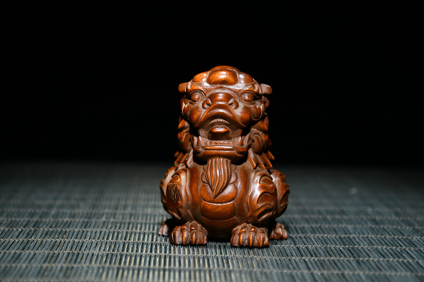 Home Decor Art Gift Chinese Antique Boxwood Sculpture Hand Carved Lion Statue
