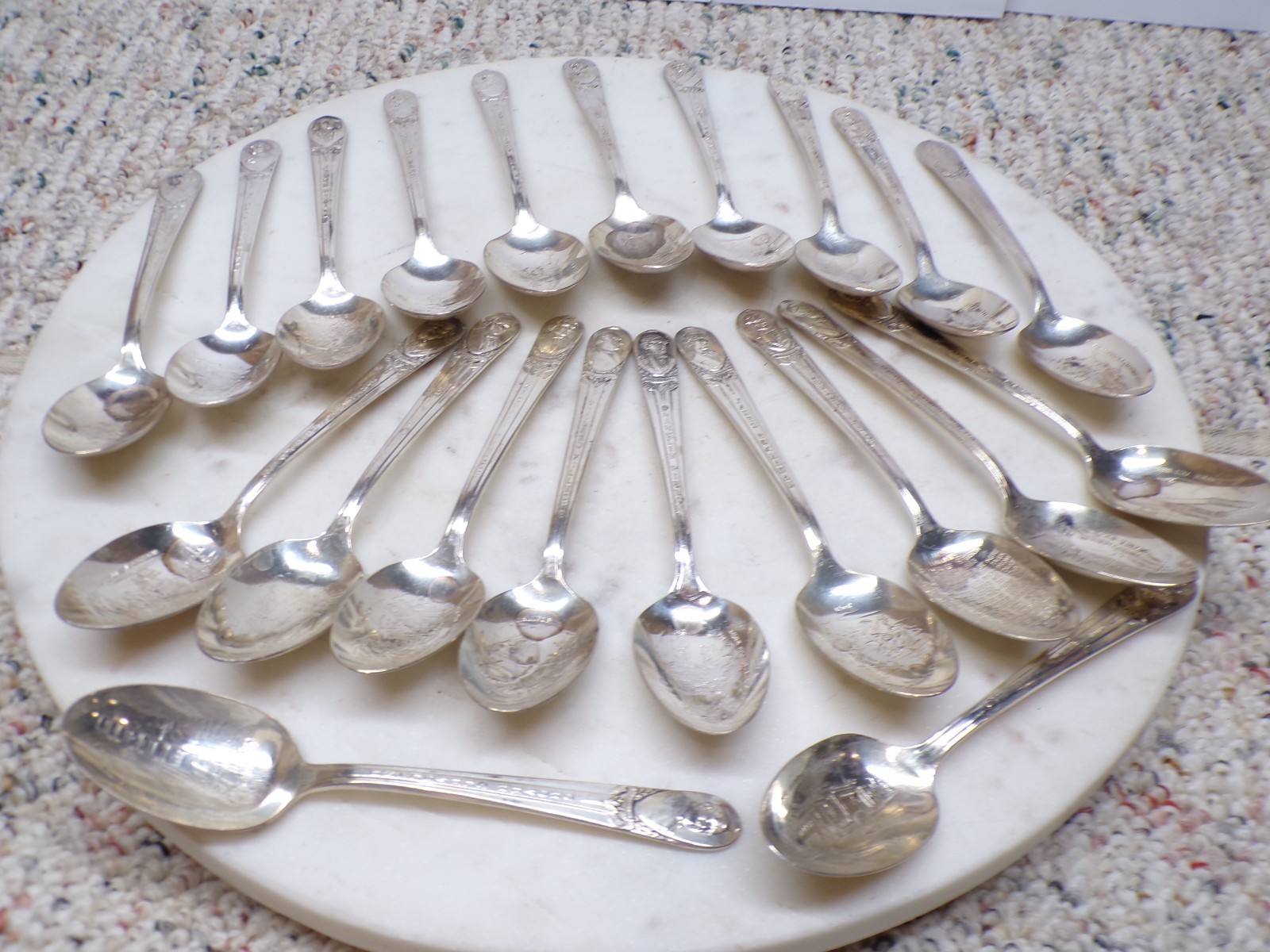 WM Rogers SILVER PLATE Collectible Presidential Spoons (32)-800+ GRAMS