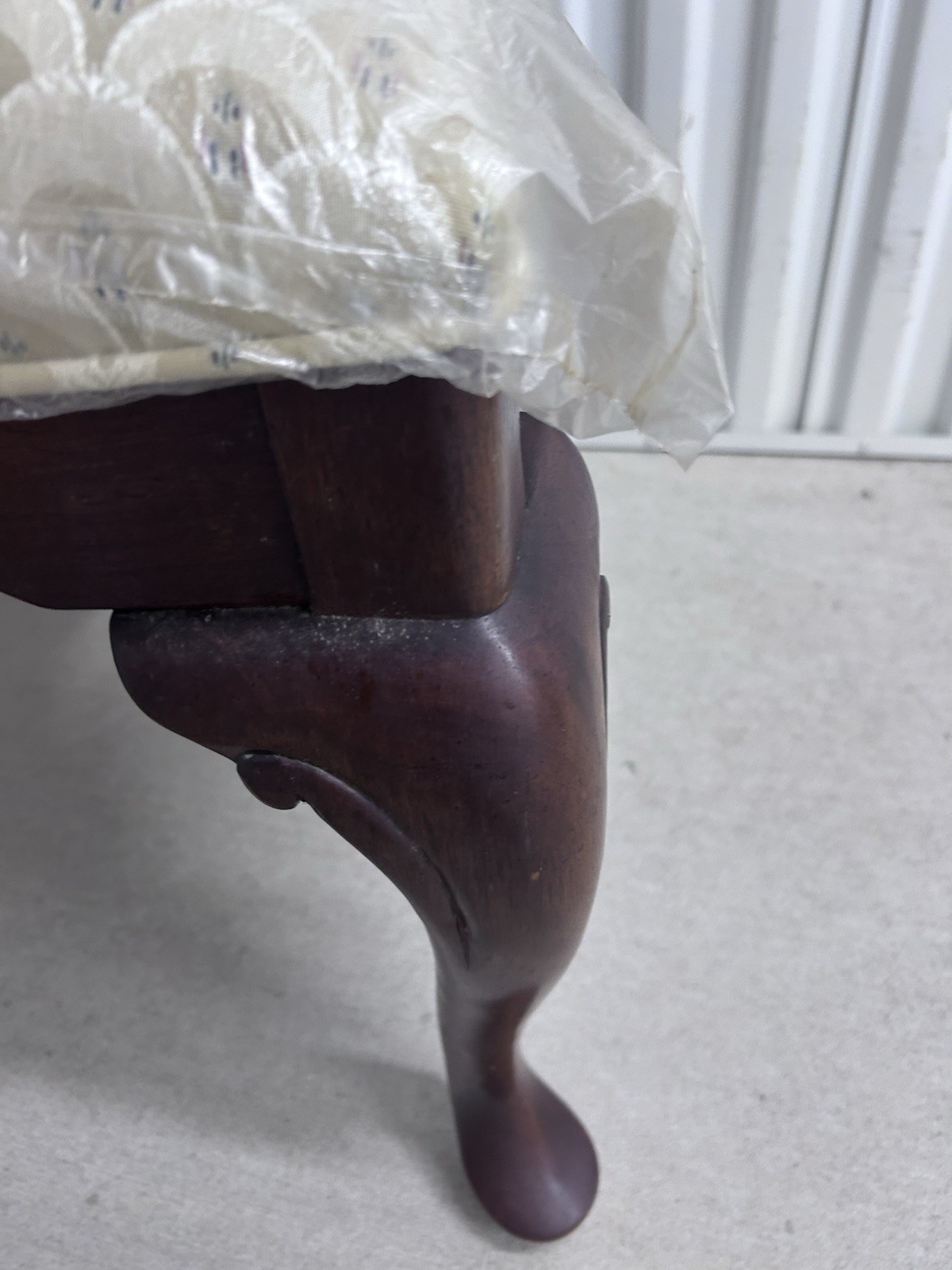 2 Queen Ann Dark Wood Antique Dining Chairs Lexington Furniture Co