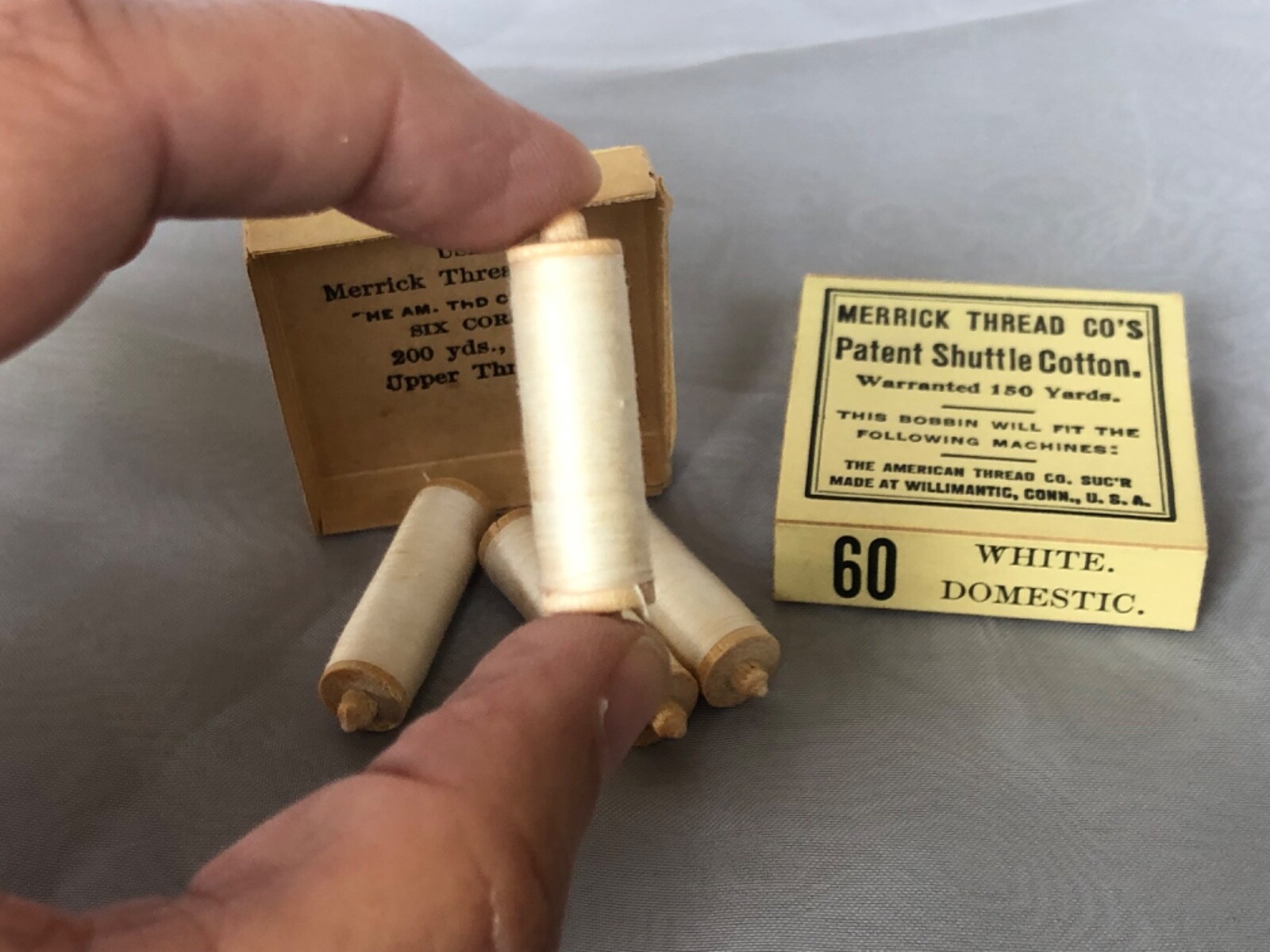 Merrick Thread Co ANTIQUE Patent Shuttle Cotton Bobbins in Box VINTAGE Thread