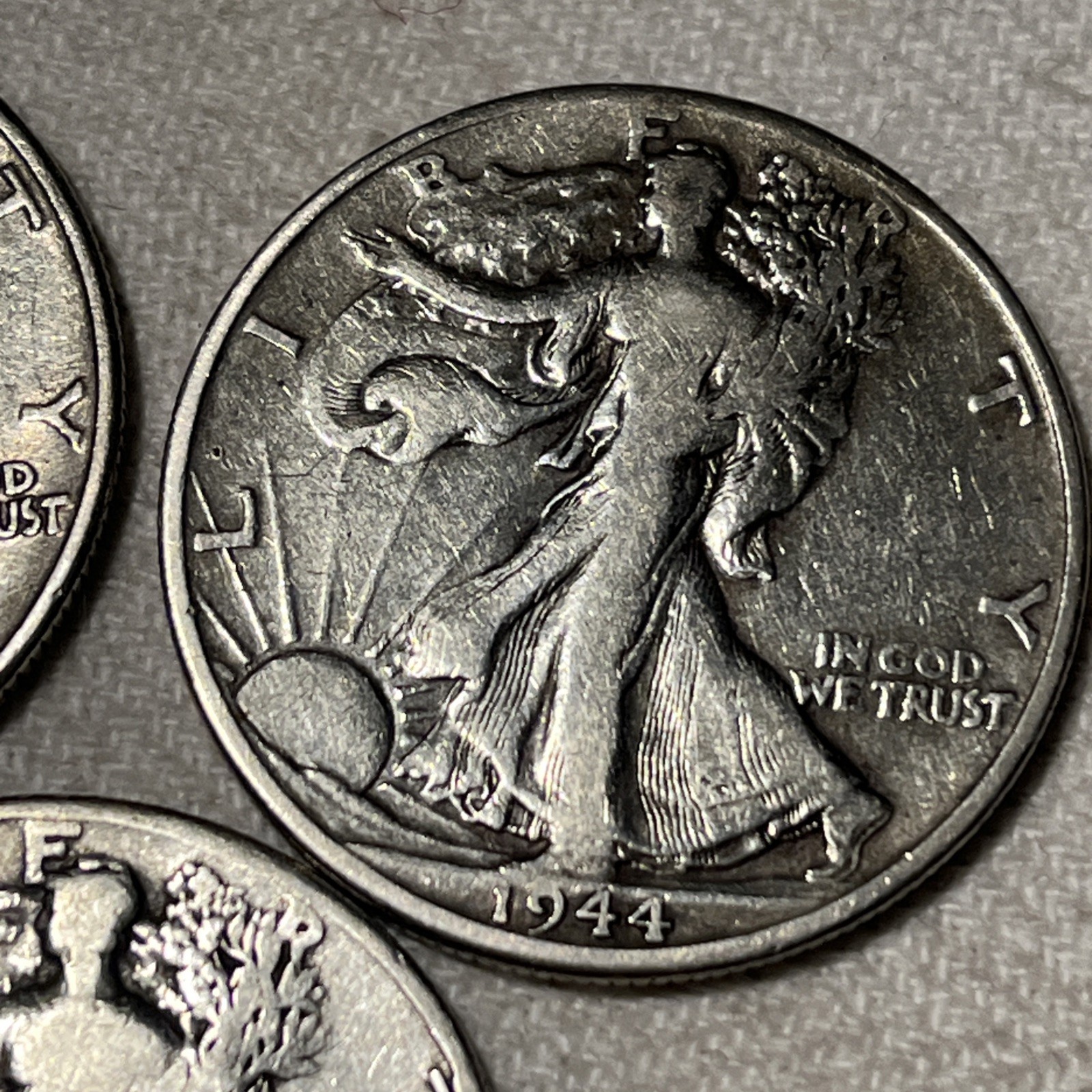Lot of 3 Walking Liberty Siver Half Dolars. 1942, 1944D, 1947D. 90% Siver.💥