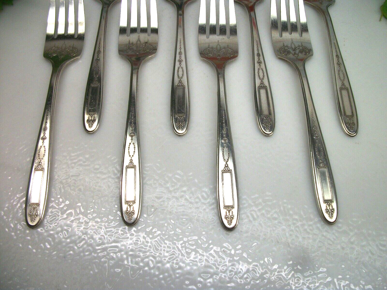 8 Oneida Community Silver GROSVENOR Silverplate 6 1/8″ Salad Forks 1921