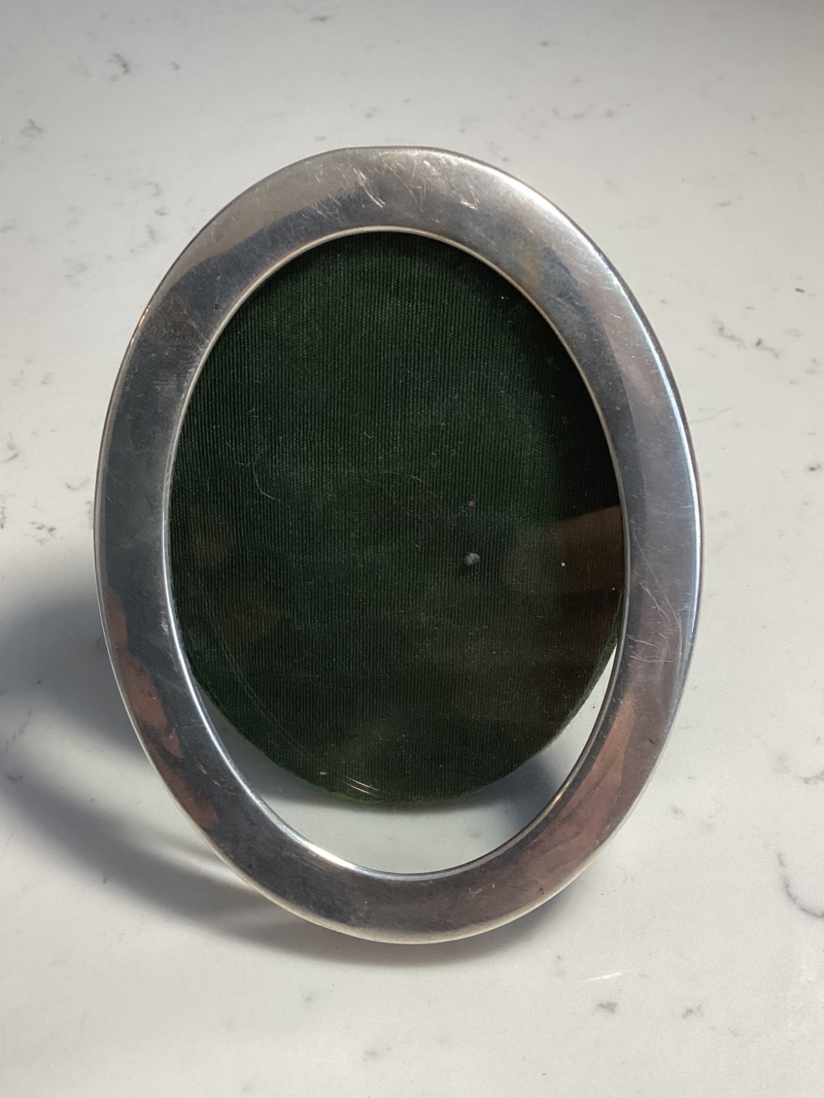 ANTIQUE AUTHENTIC SIGNED STERLING SILVER OVAL 4″x3″ PICTURE FRAME MUST SEE NO RE