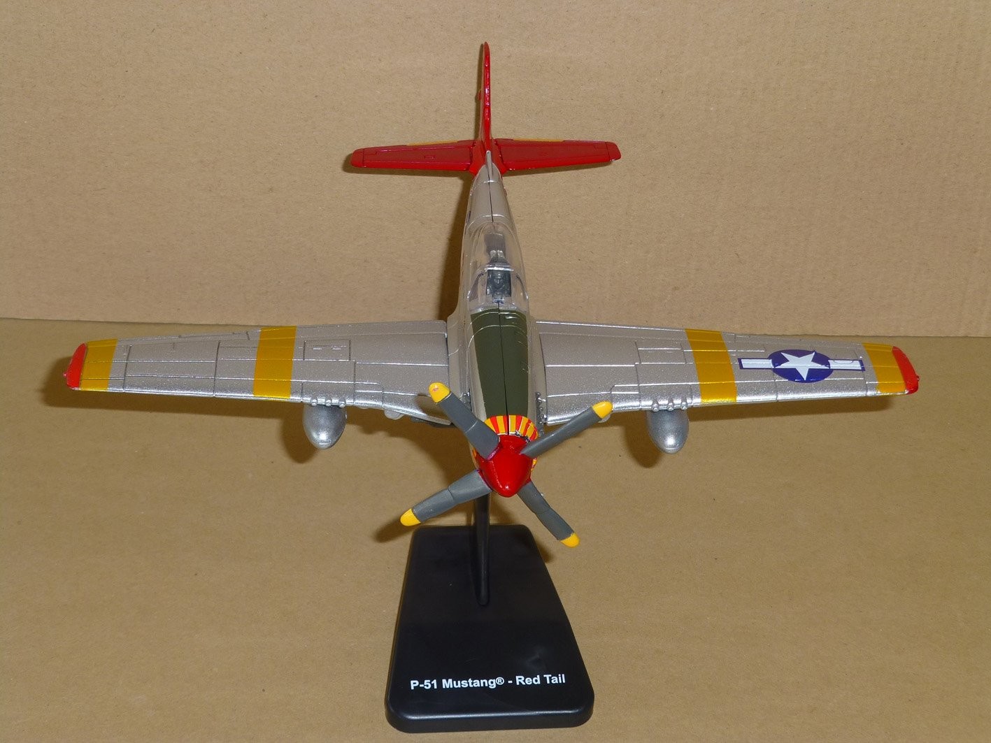 New Ray World War II Replica Fighter Air Planes ClassicAircraft P-51D Red Tails