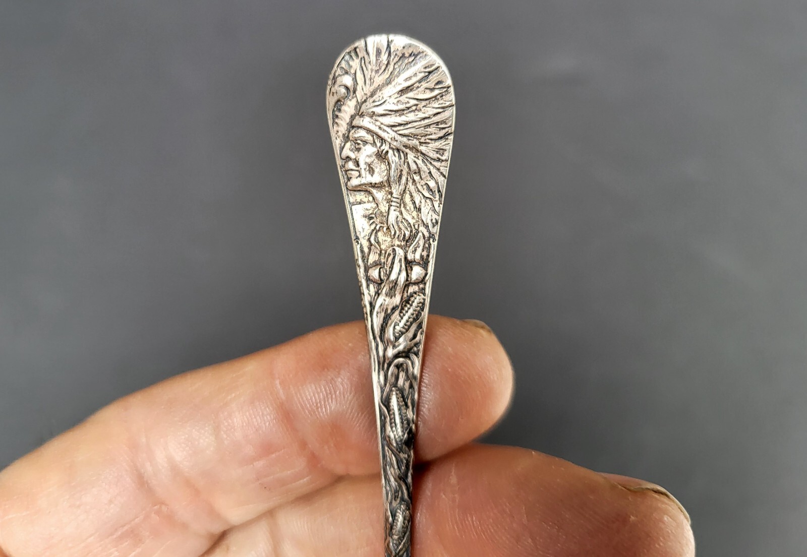 Sterling Silver Souvenir Spoon Indian Chief NATIVE AMERICAN Maze Tepee Peace Pip