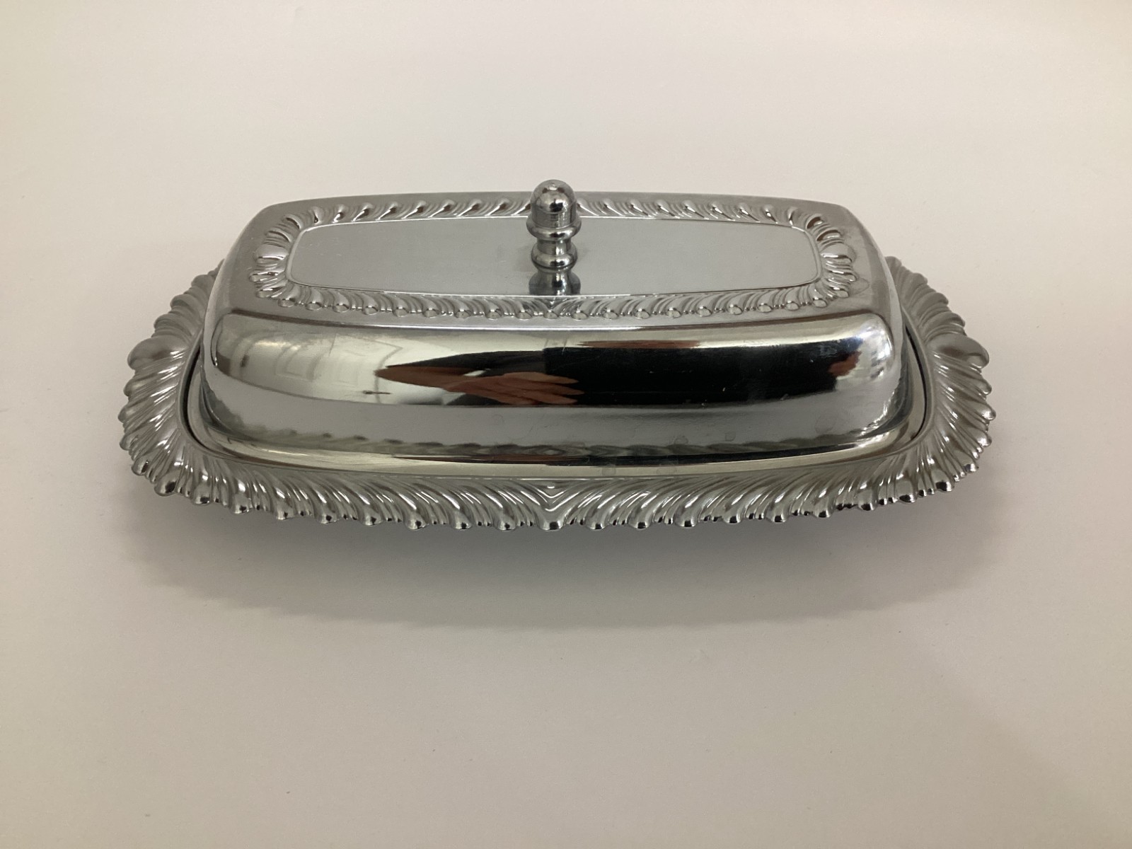 VINTAGE MCM IRVINWARE METAL CHROME BUTTER DISH WITH GLASS INSERT BOTTOM