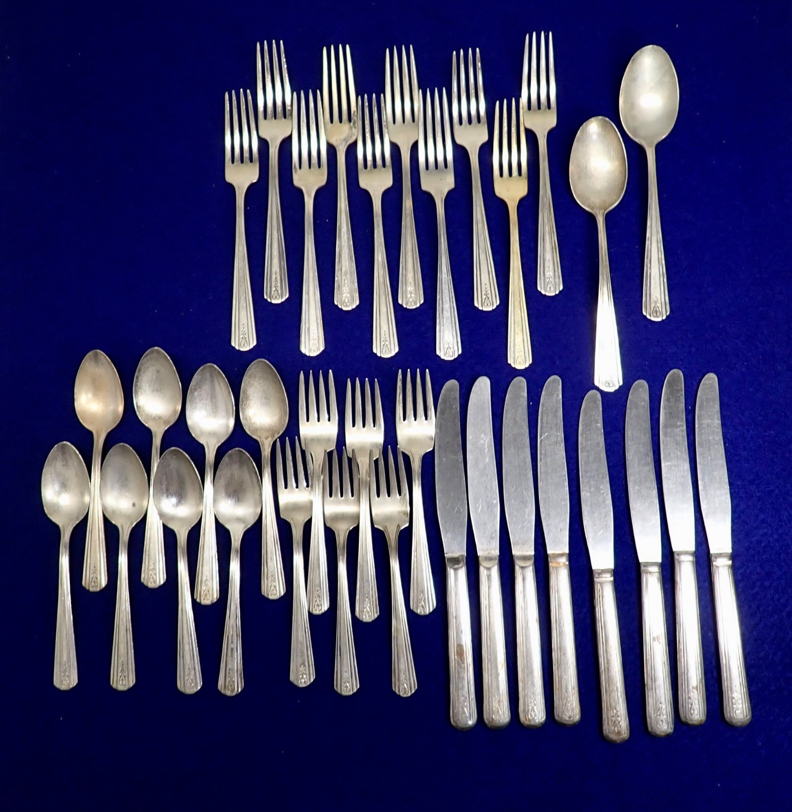 35 Pc AVON 1940 Silverplate Flatware Set Spoons Forks Knives S12