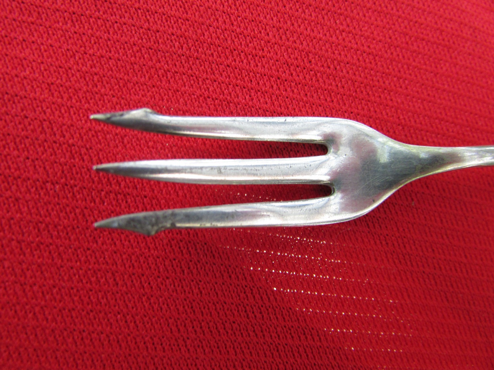 Niagara Falls 1 Pattern LH Olive Pickle Fork By Diamond W Weinberg Silver Plate