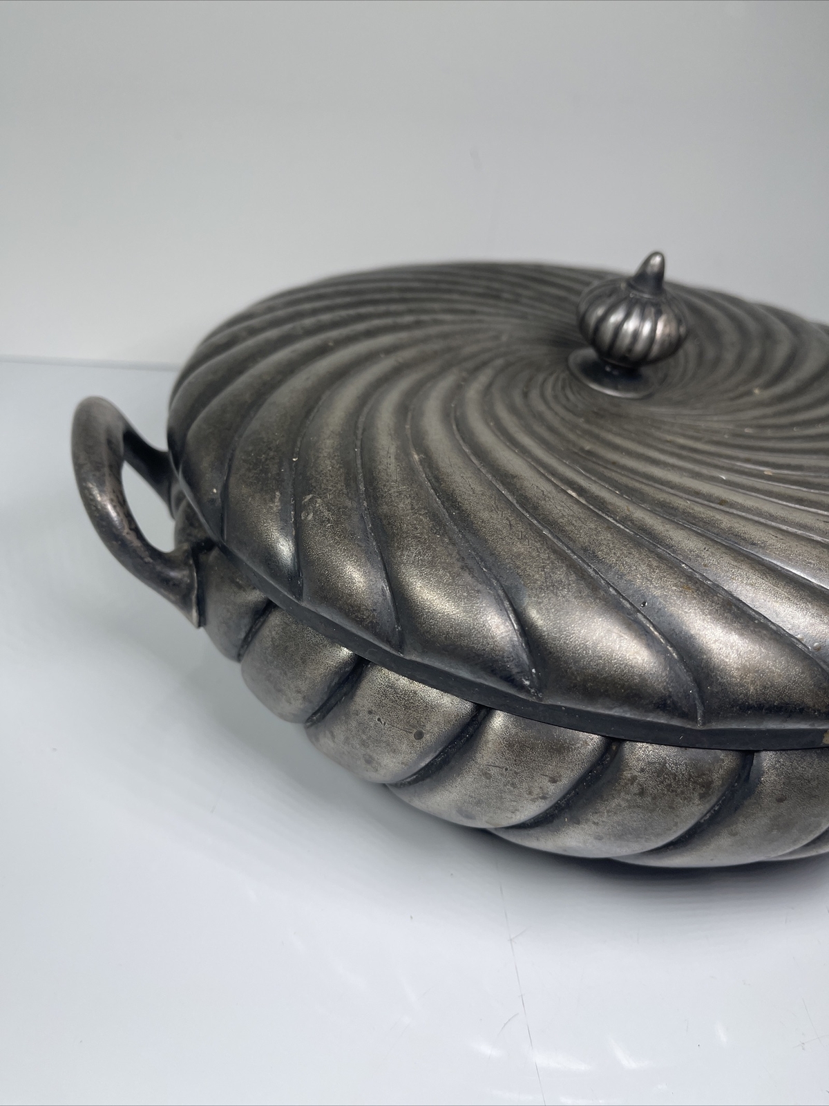 Antique Middletown Serving Dish & Lid – Silverplate Hard White Metal Swirl