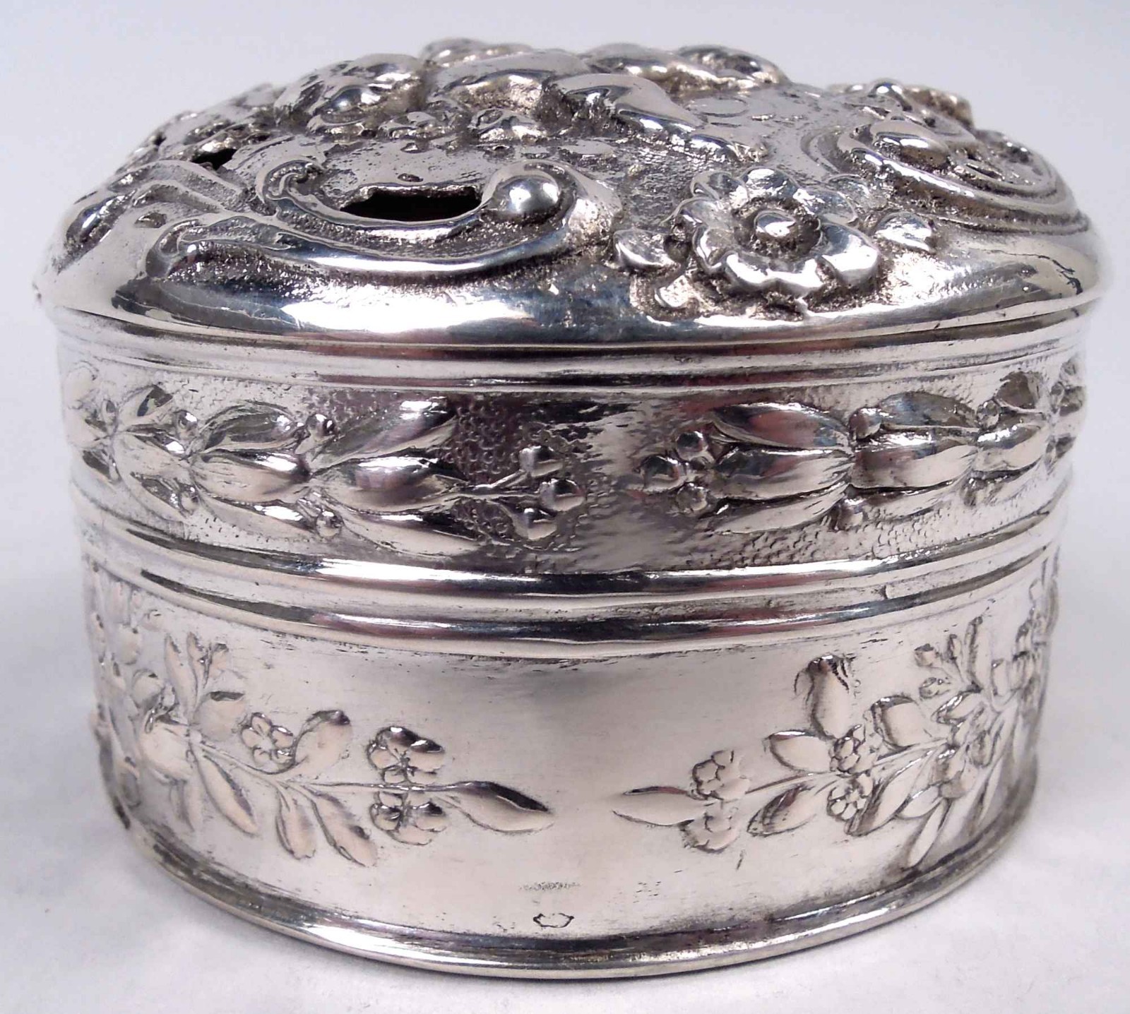 Antique Box Small Rococo Cherubs & Flowers German 800 Silver